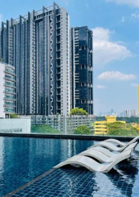 The Wadies 2br 5pax Reizz Residences With Balcony And View Jalan Ampang Apartment Kuala Lumpur