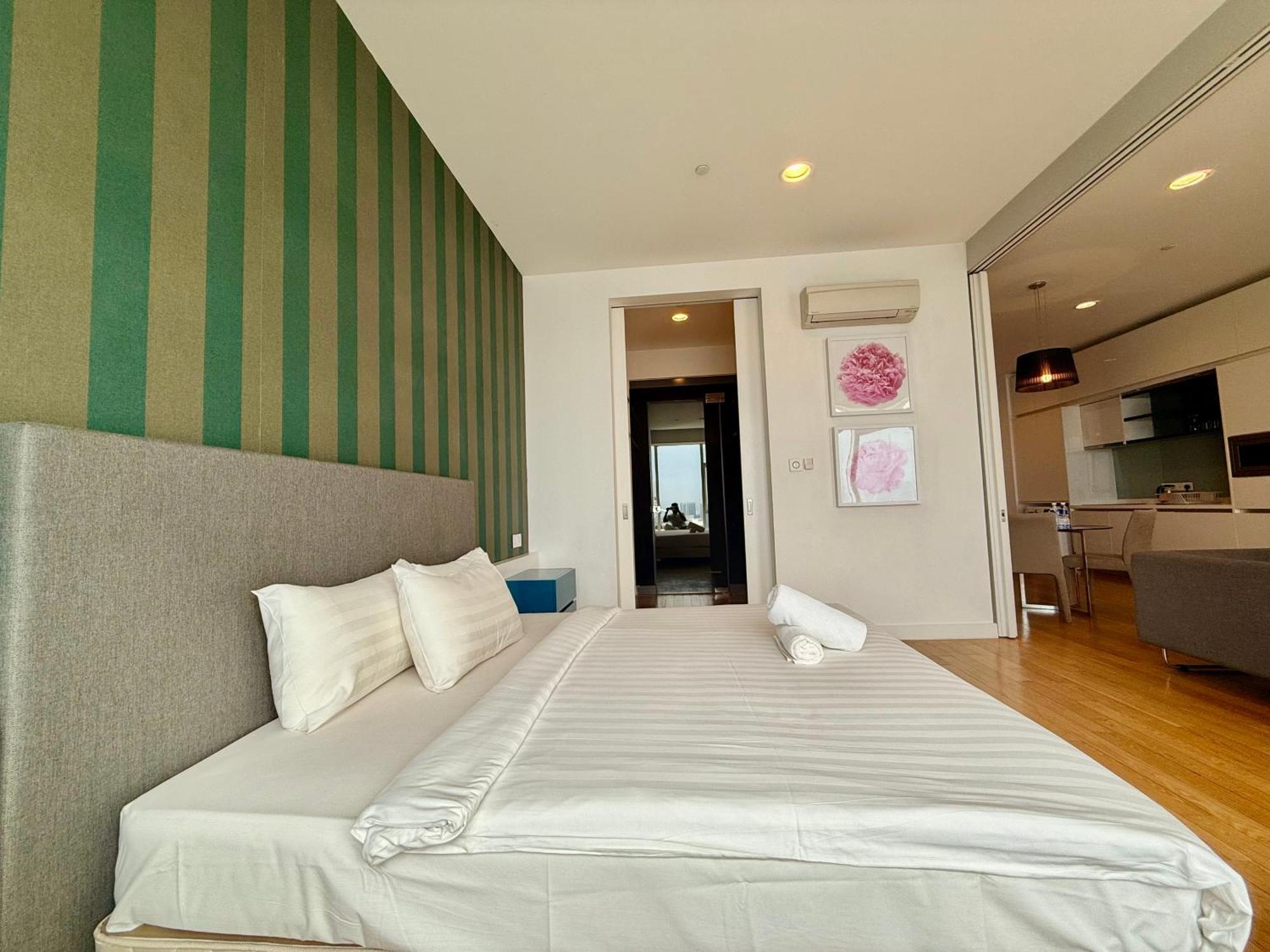 The Platinum Klcc By Loft