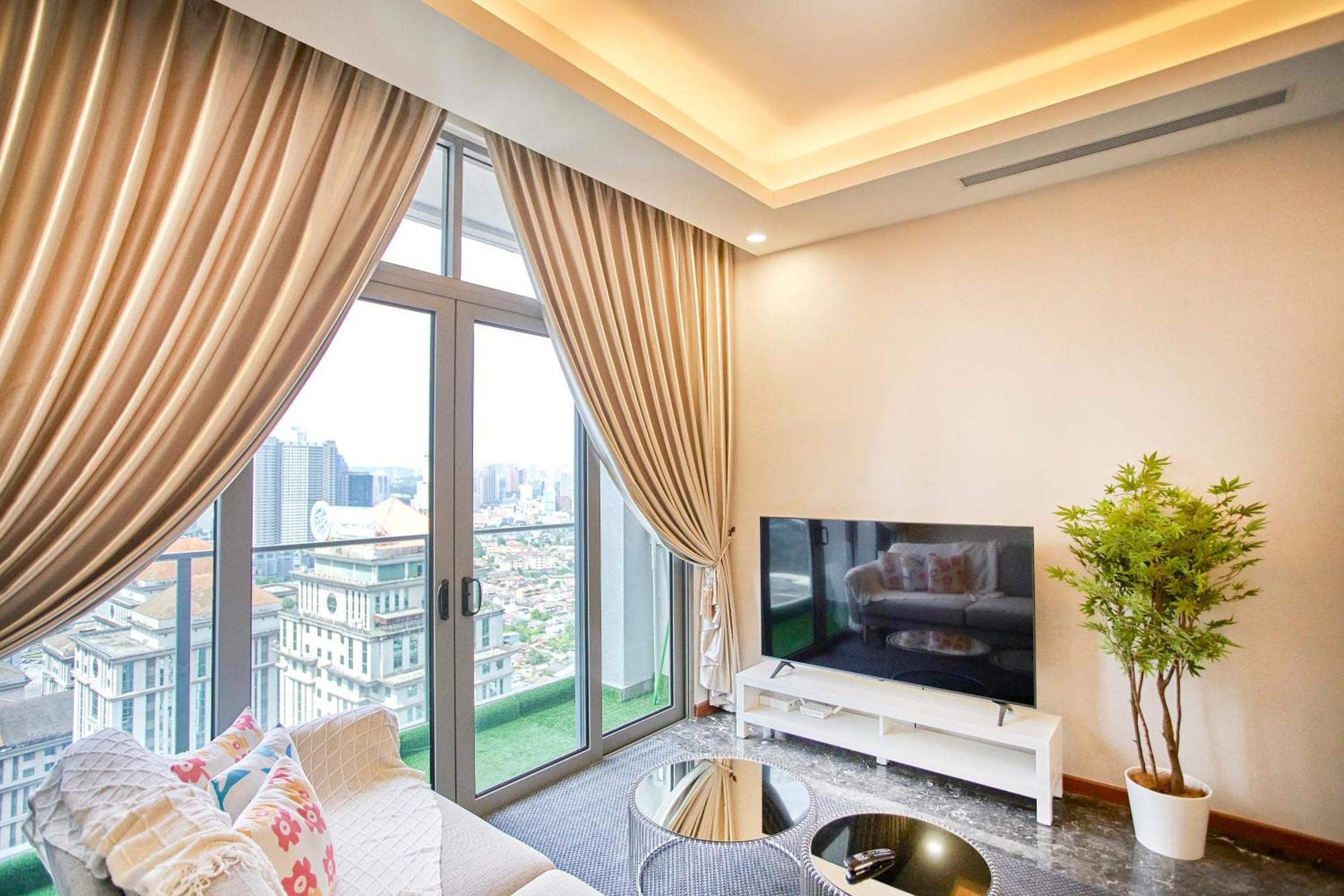 Royce Klcc, Center, Cobnb Apartment