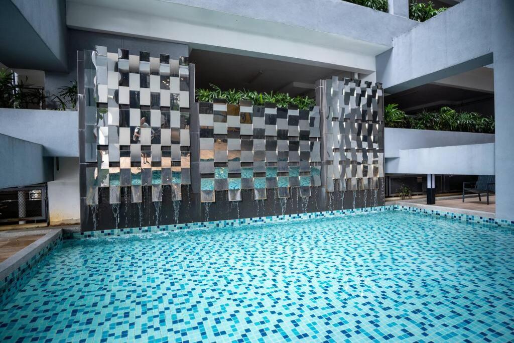 Neu By Cozy Unit L30ra 2-3pax Near Klcc & Jelatek Lrt Apartment