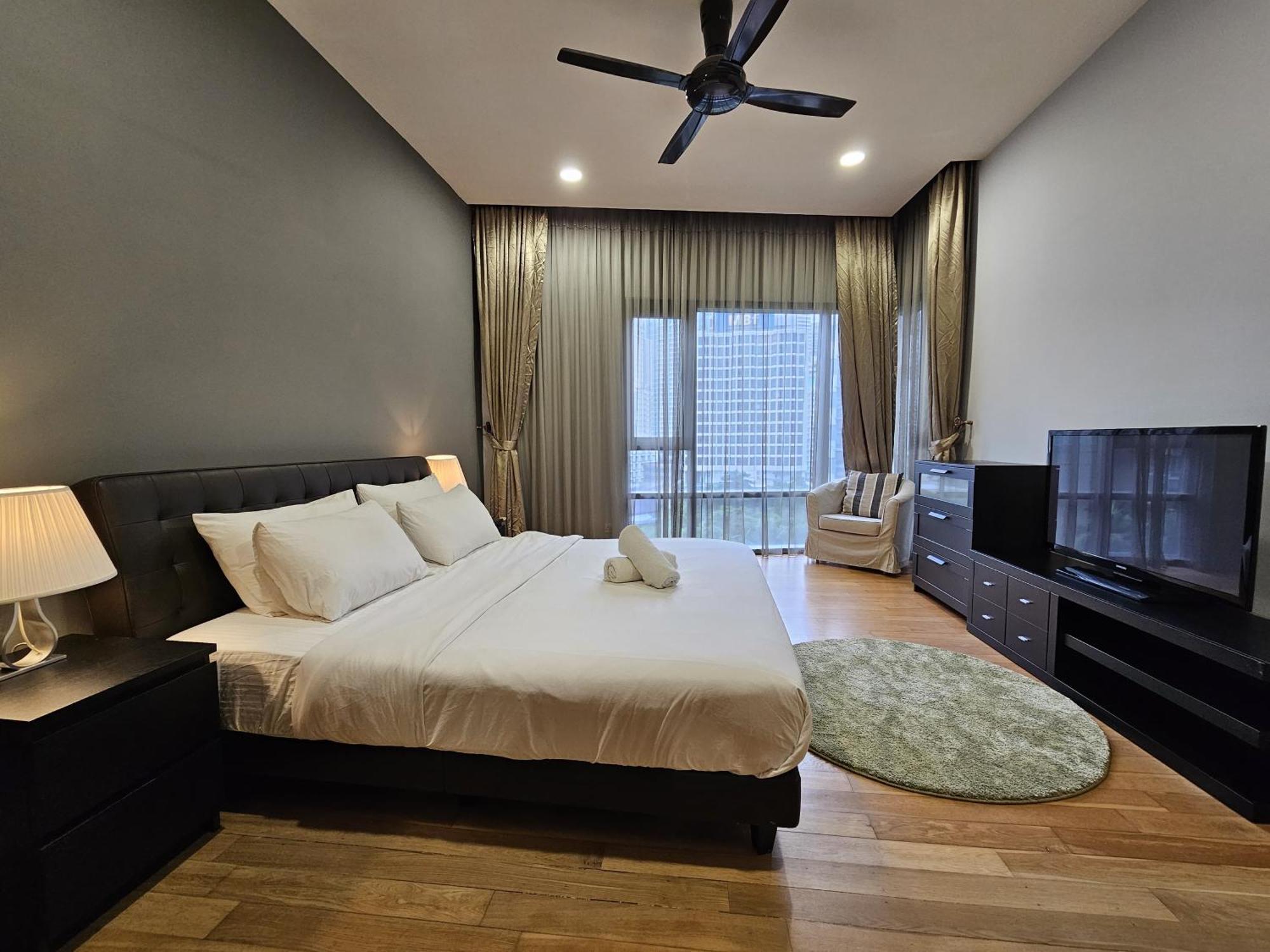 St Mary Klcc 3Br6Pax Twin Towers View