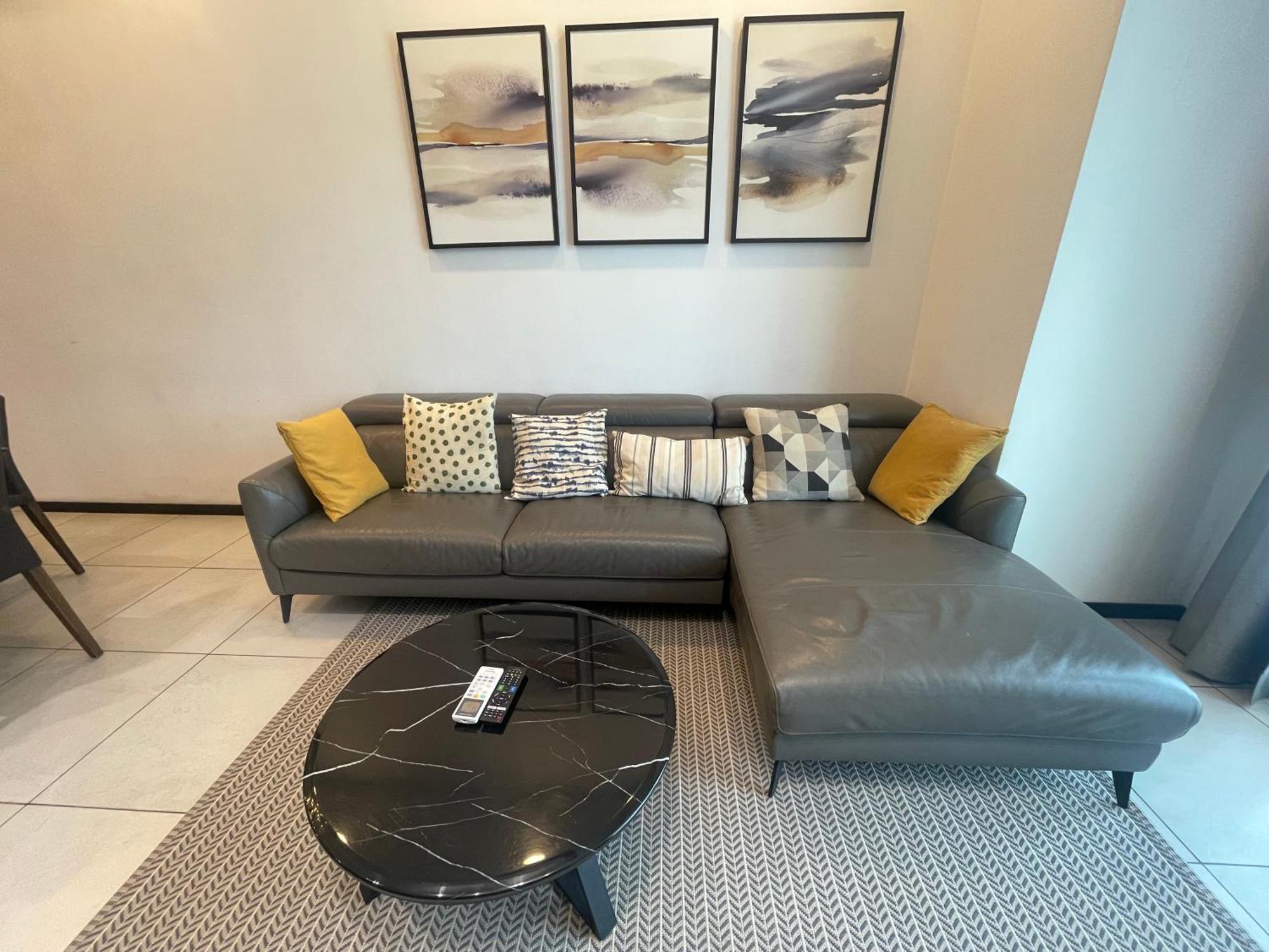 Opus 118 Tower View Apartment