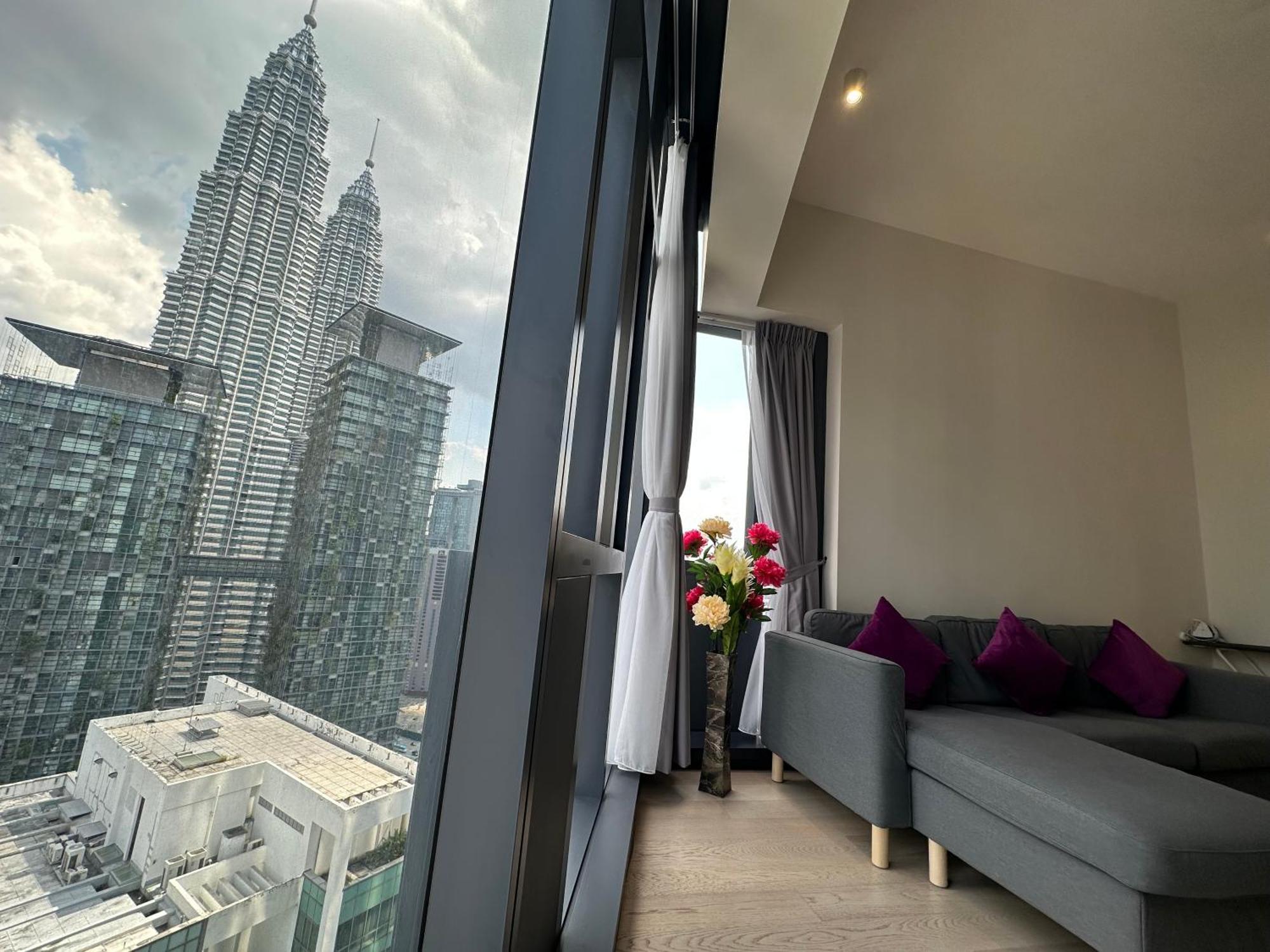 Apartment Star Klcc By Fzb *