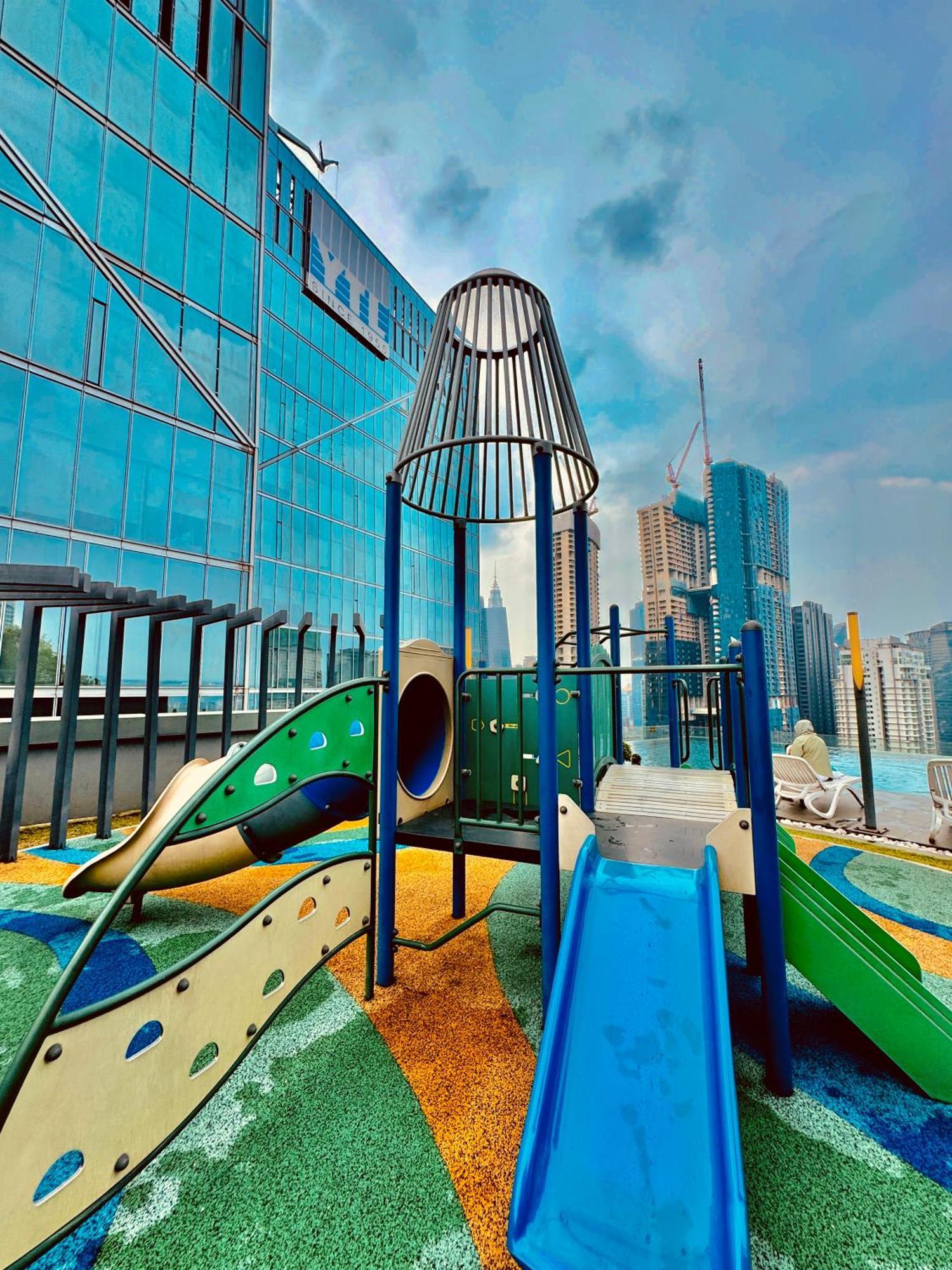 Apartemen Crystal At Dorsett Infinity Pool Kl