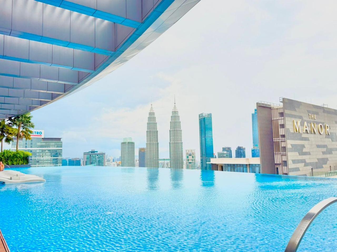 Largest Rooftop Infinity Swimming Pool At Eaton Apartment