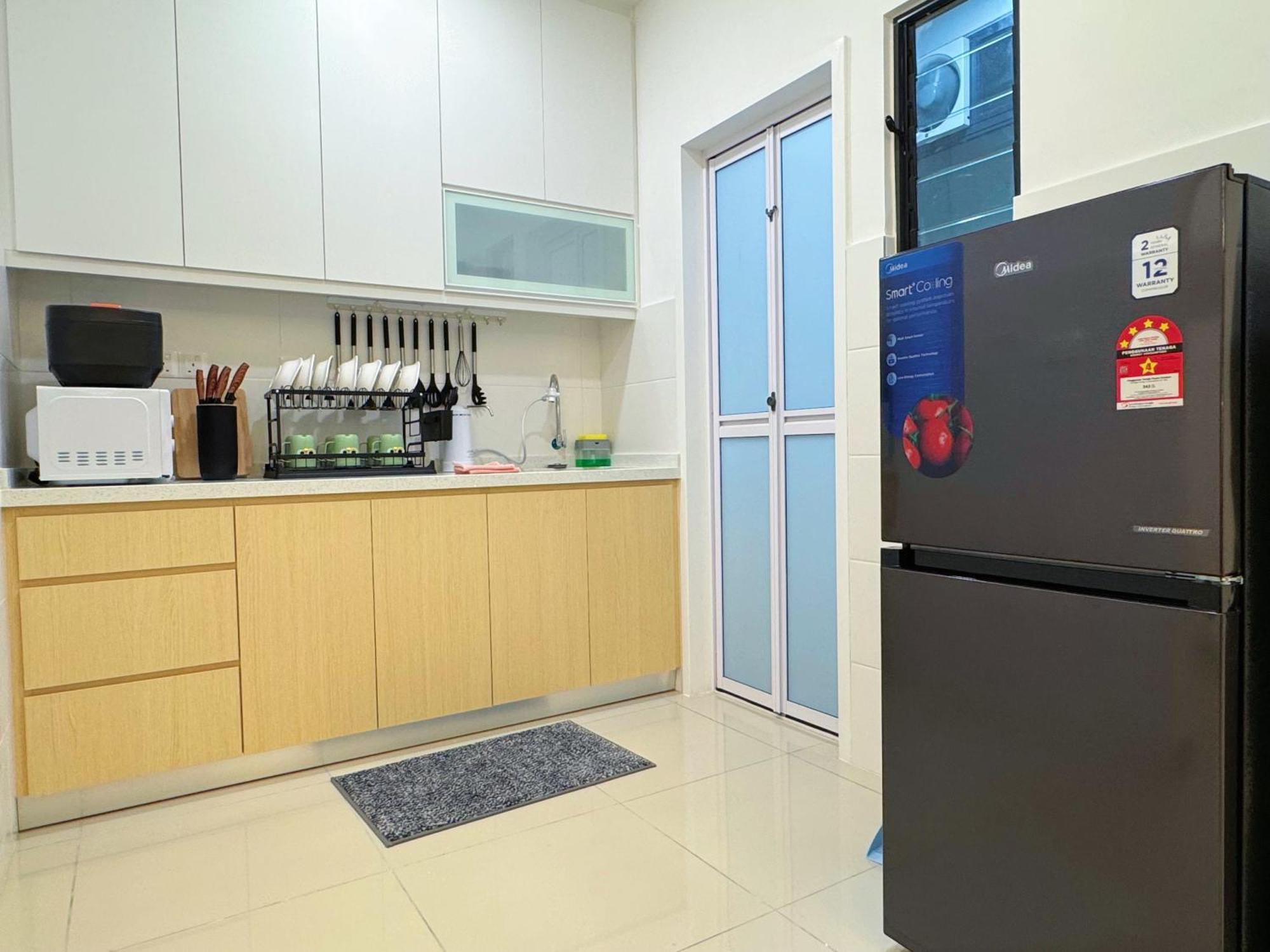 Apartment Vista Sentul Residences, Elegant 3-bedroom Fully Air-con
