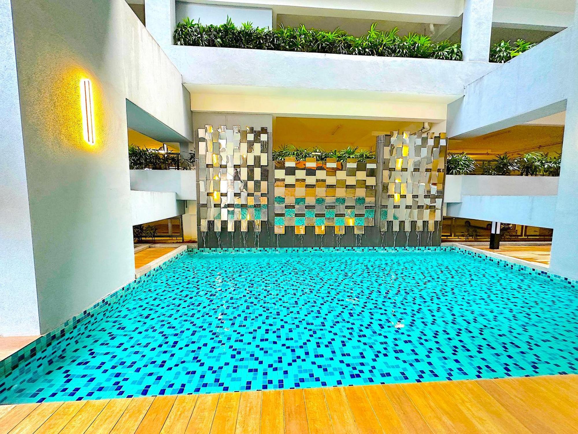Neu Junior By Serenity Homes Next To Gleneagles & Lrt Apartment *