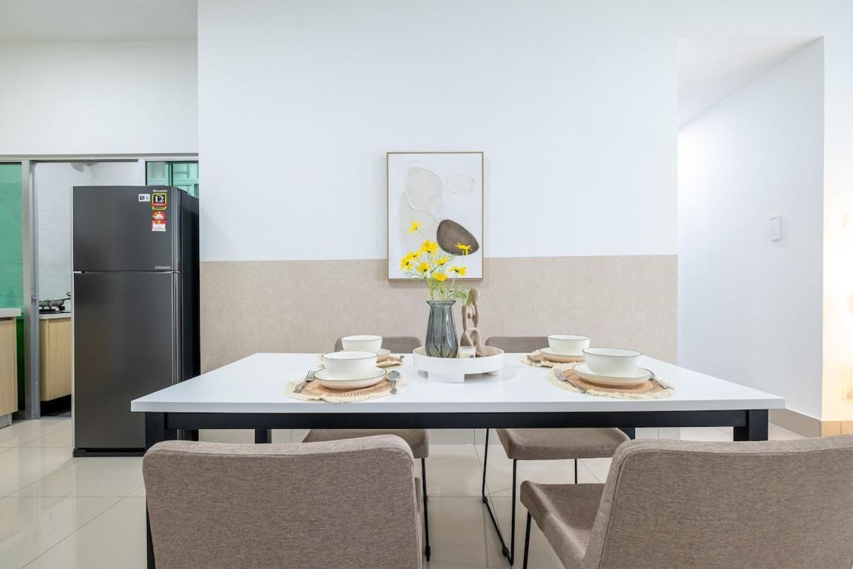 Apartment New! Vibes Rc 5min To Mrt & Hukm *