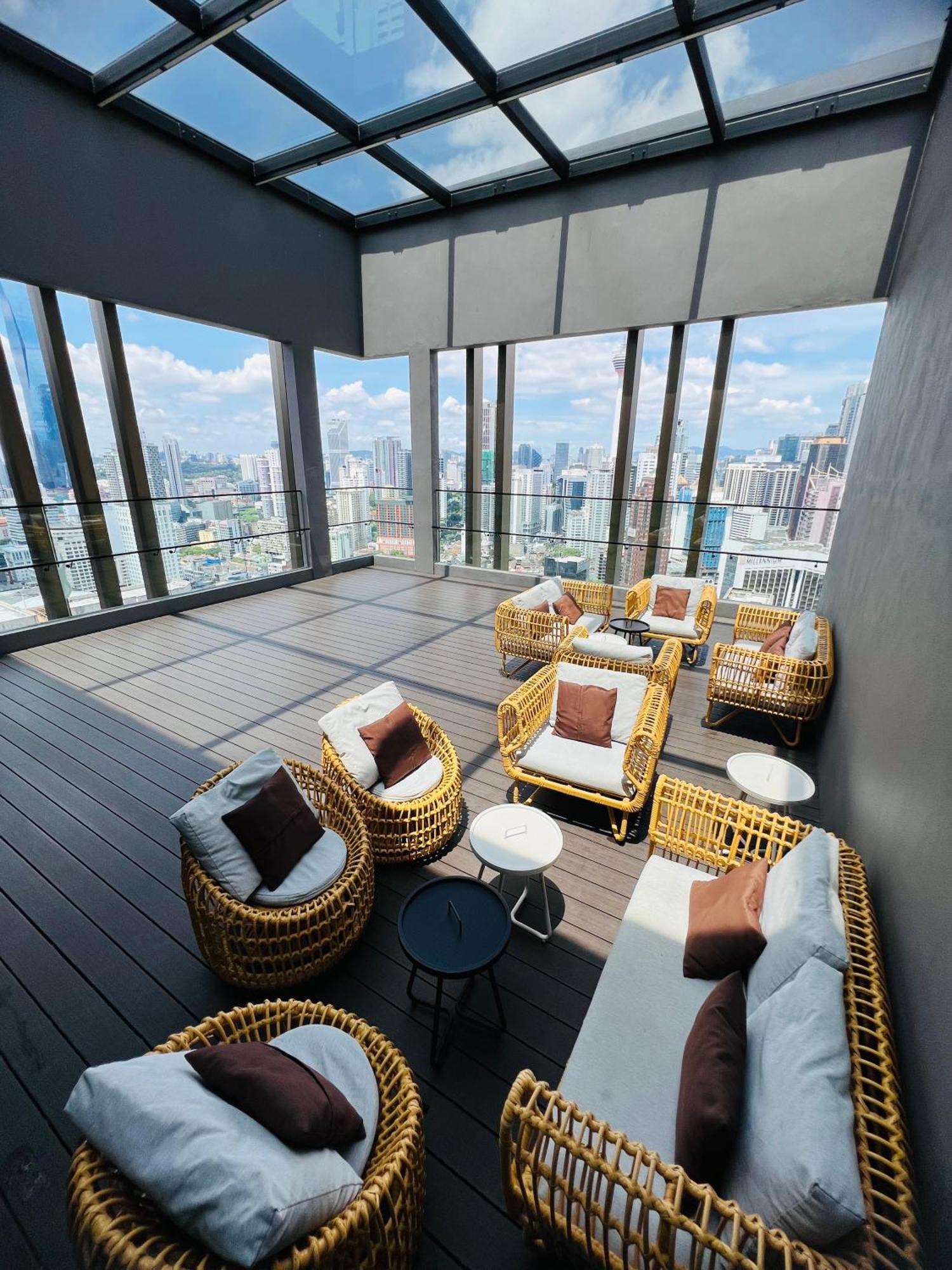 Luxury Axon Pavilion Hotel