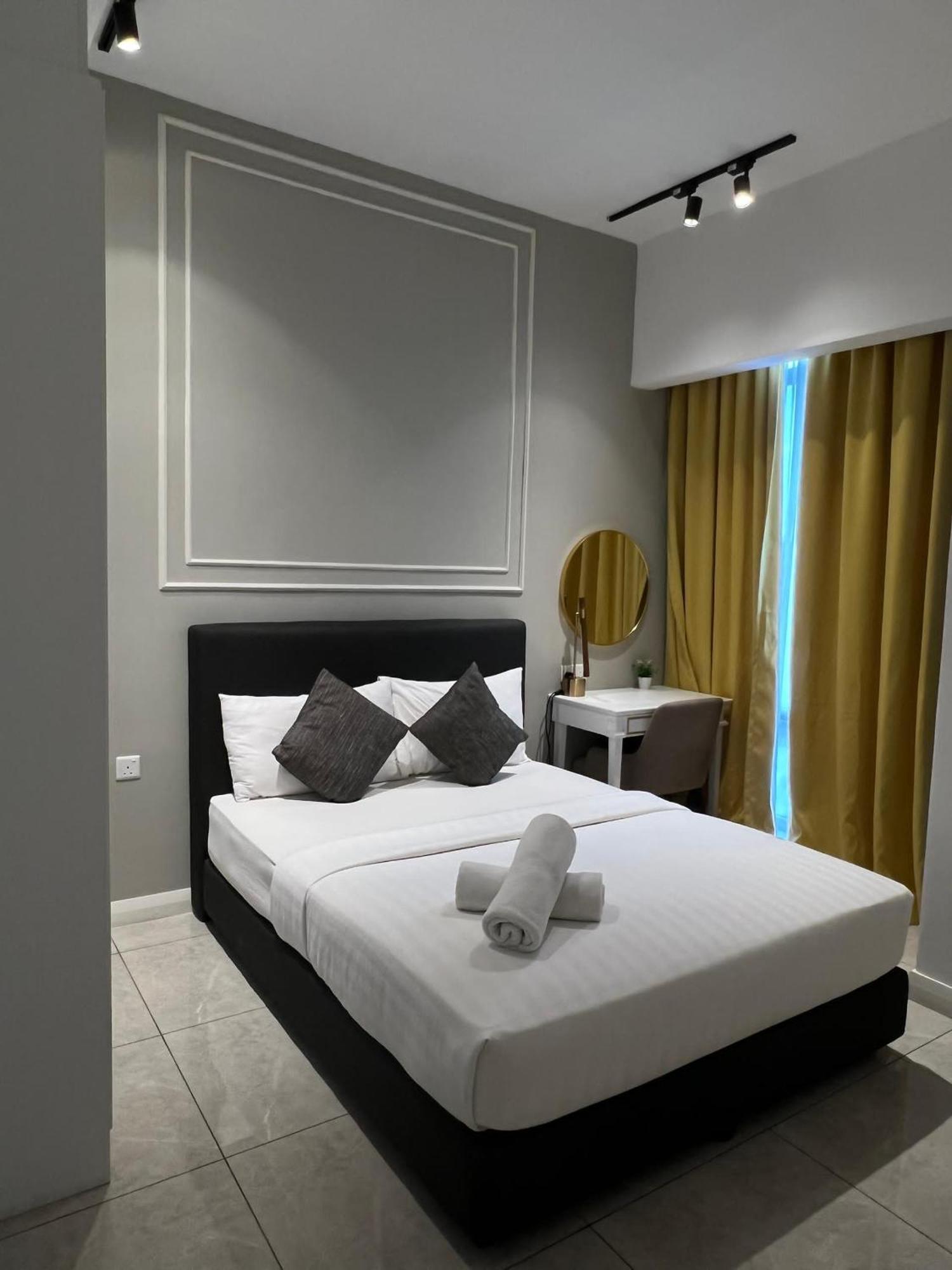 Luxury Axon Pavilion Hotel