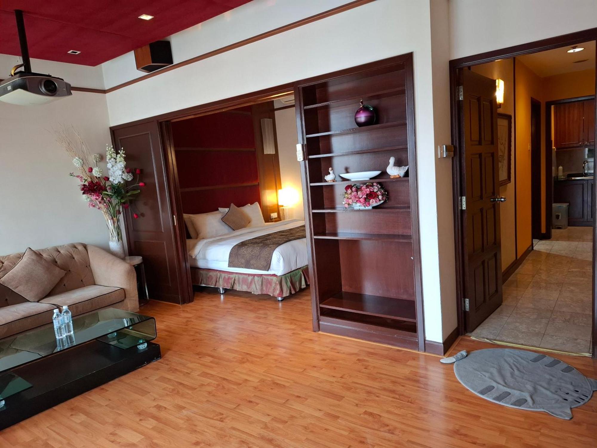 B Service Times Square Kl Apartment *
