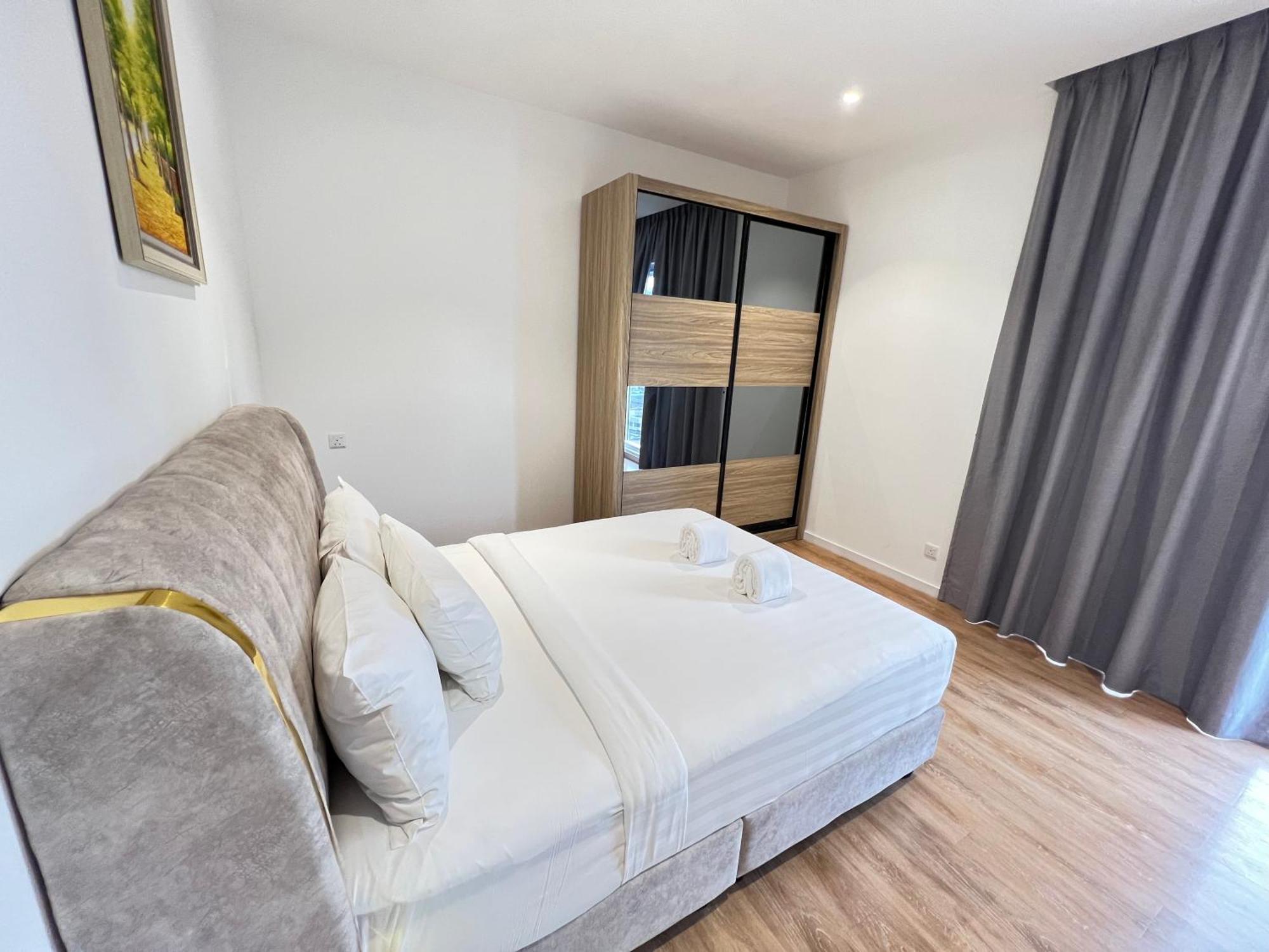 Quill Service Apartment *