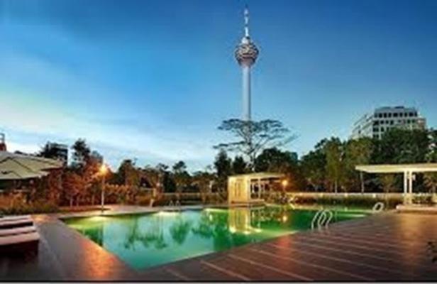 Homestay Luxury Balcony Suites- *