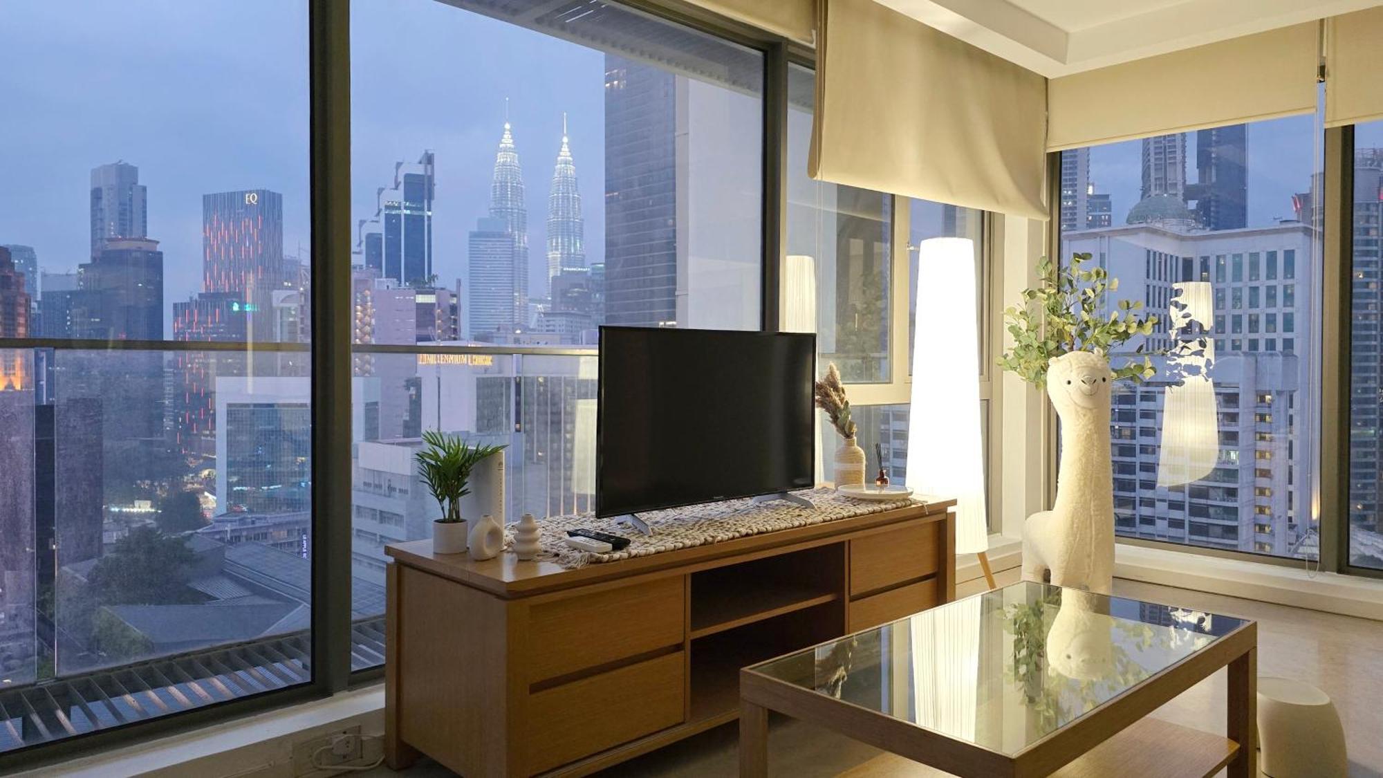 Skyview Bukit Bintang Fairlane #24 * Kuala Lumpur