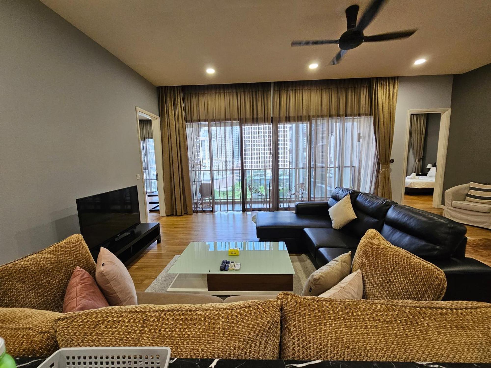 St Mary Klcc 3Br6Pax Twin Towers View
