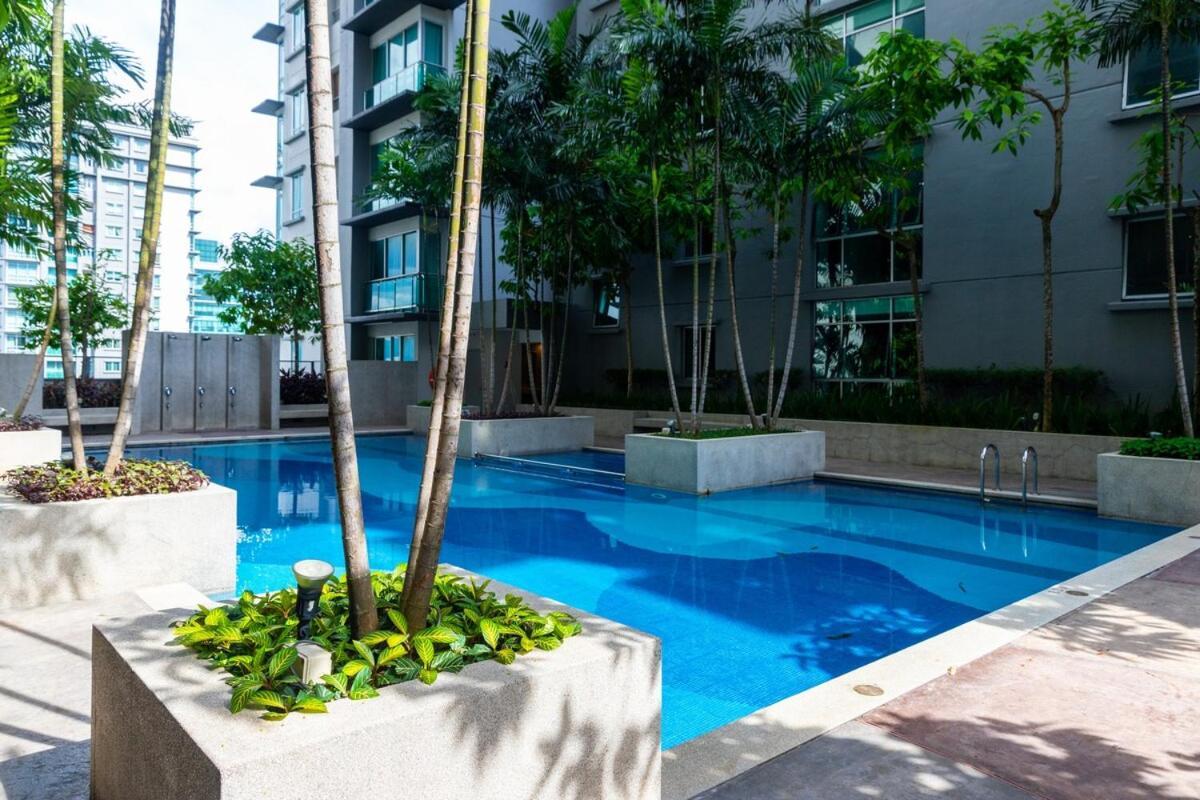 Apartment Solaris Dutamas Publika