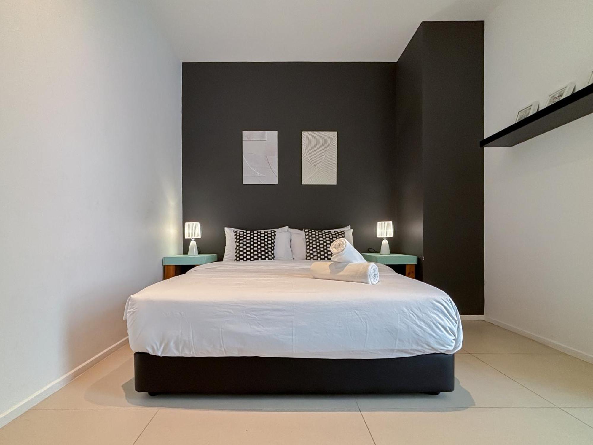 Apartment Arcoris Mont Kiara Facehome *