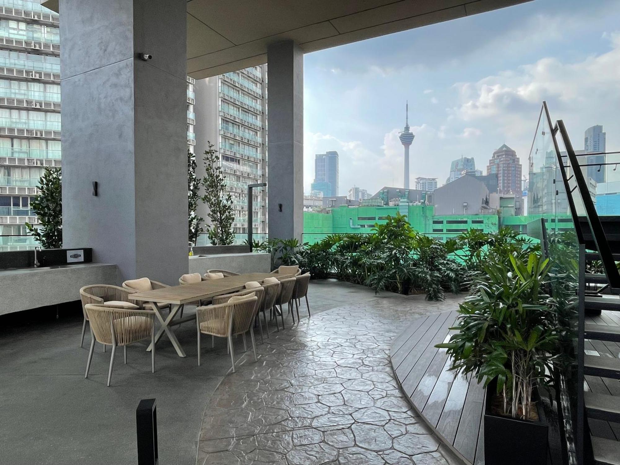 Axon Pavilion Apartment *