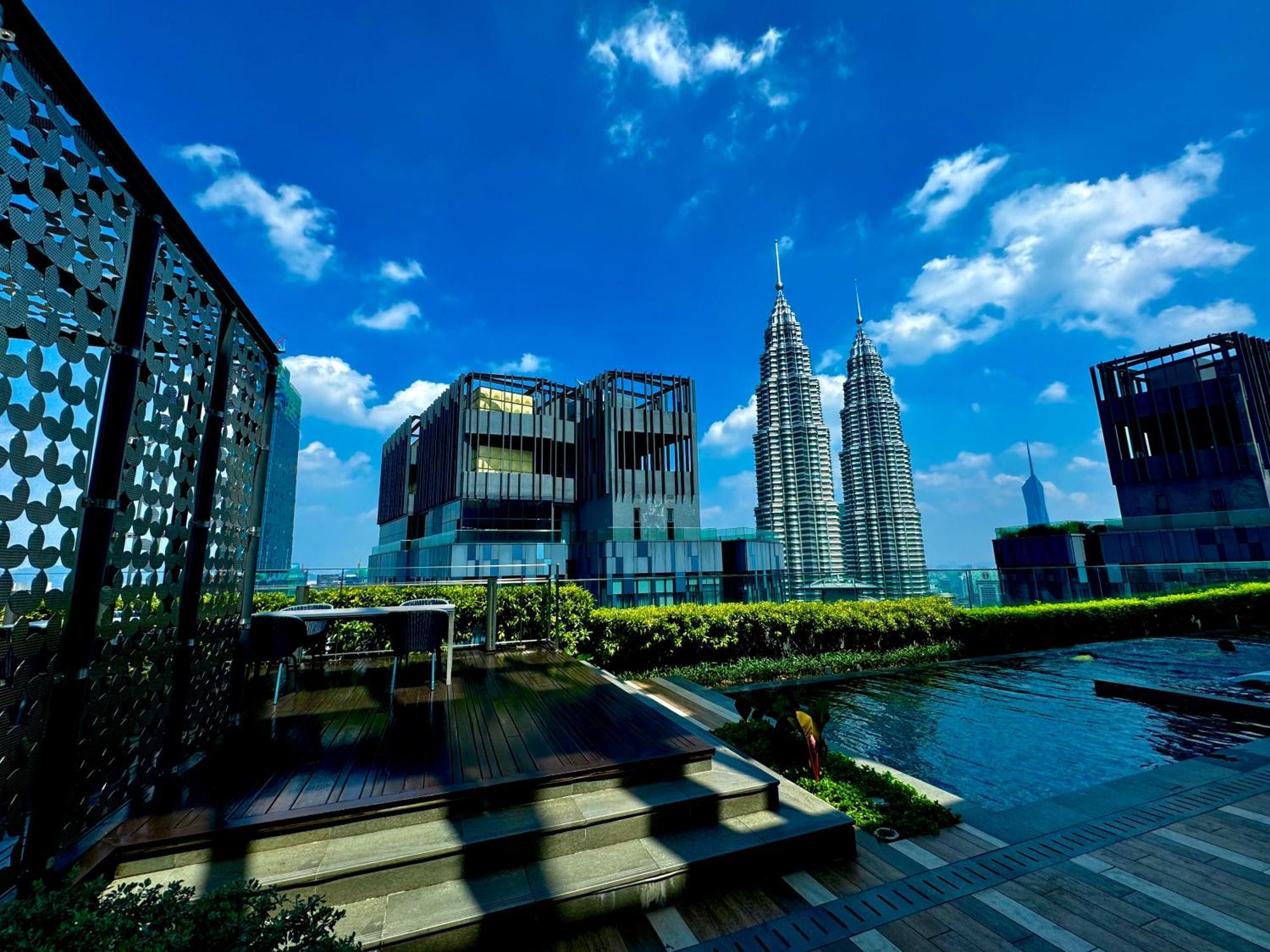 The Klcc At Star Sky Pools *