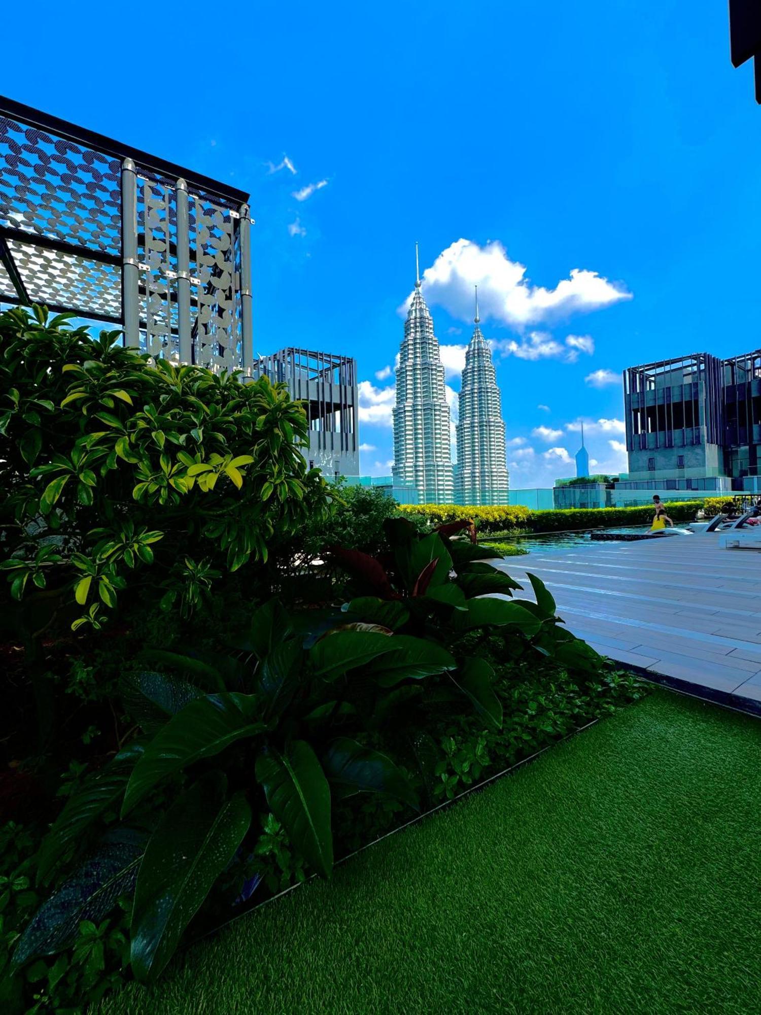 The Klcc At Star Sky Pools Kuala Lumpur