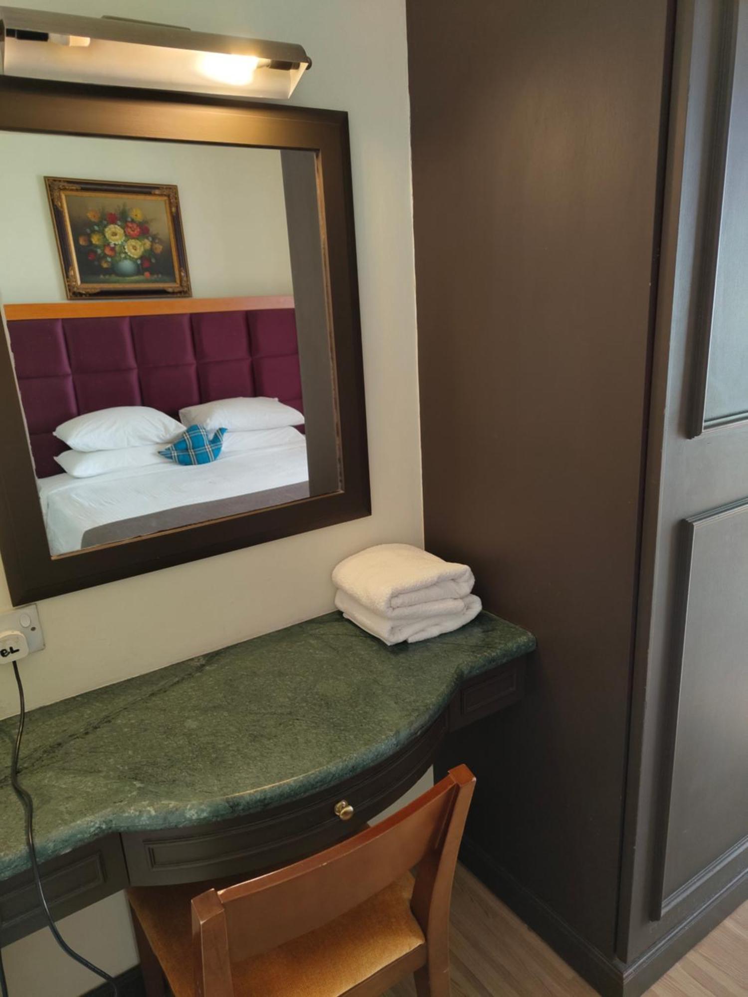 Services Star At Times Square Apartment
