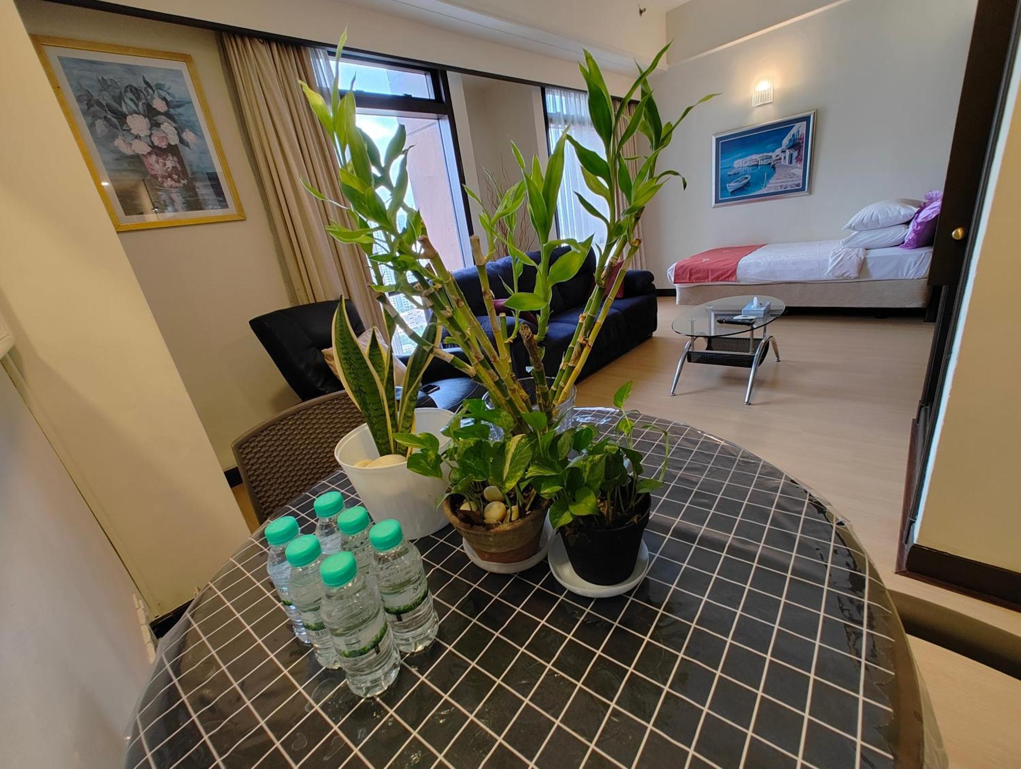 Services Star At Times Square Apartment *
