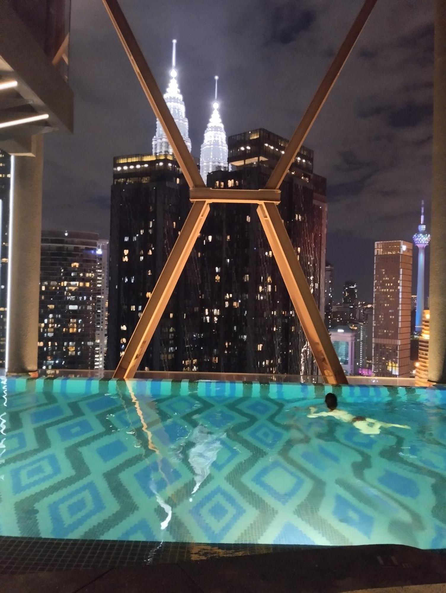 Luxe Sky Scarletz Klcc * Kuala Lumpur
