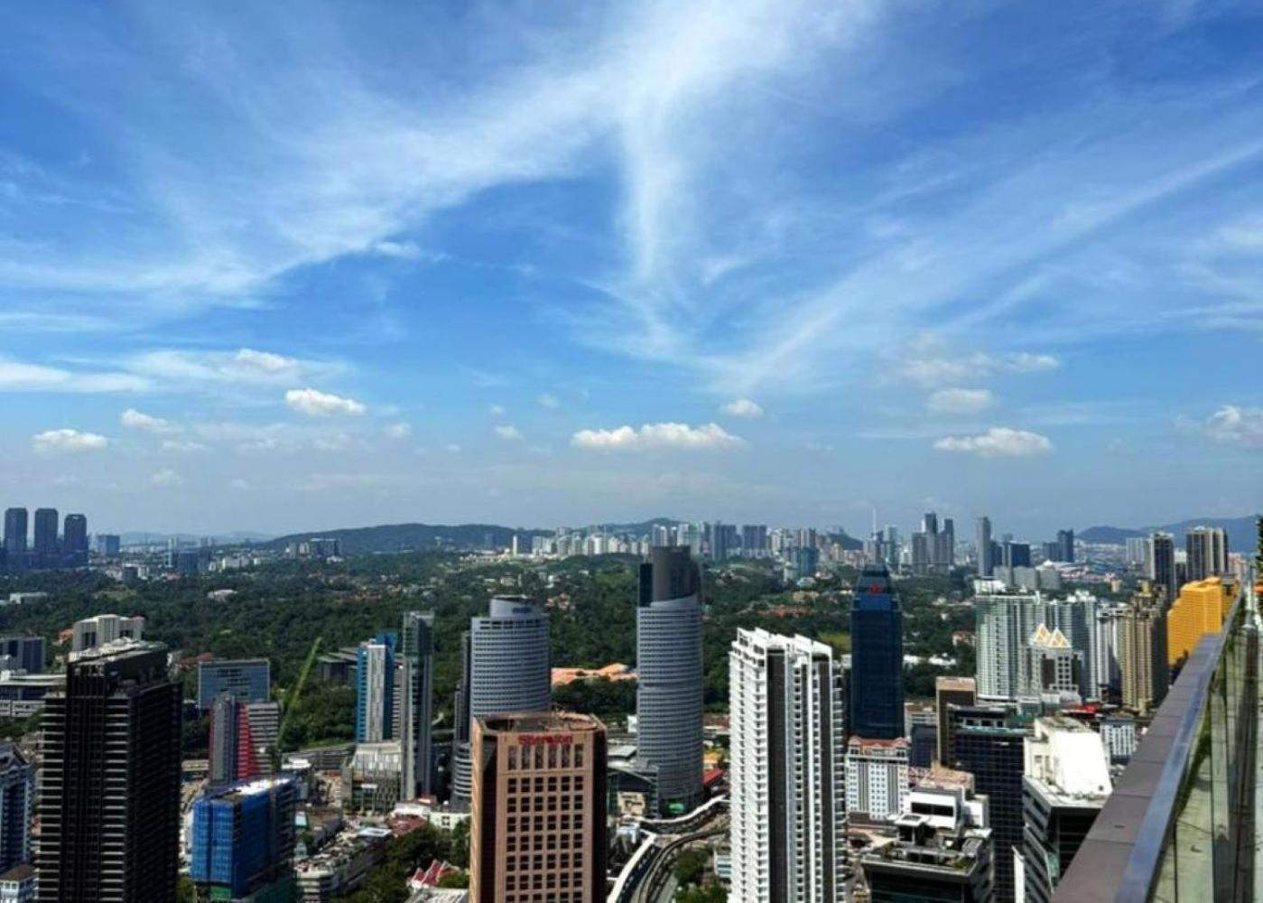 The Platinum Klcc Aqua White Apartment