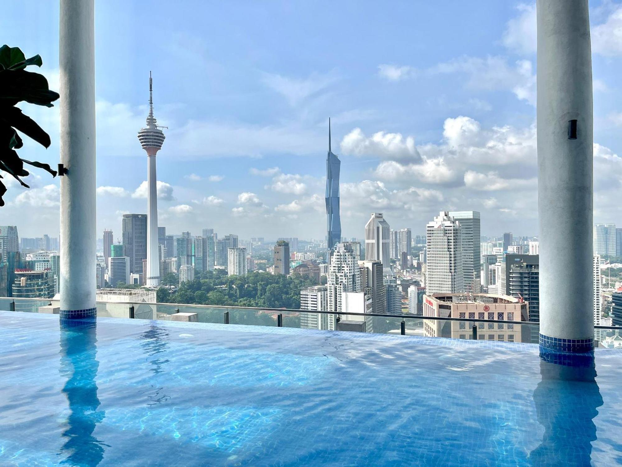 Apartment The Colony Sky Pool View *