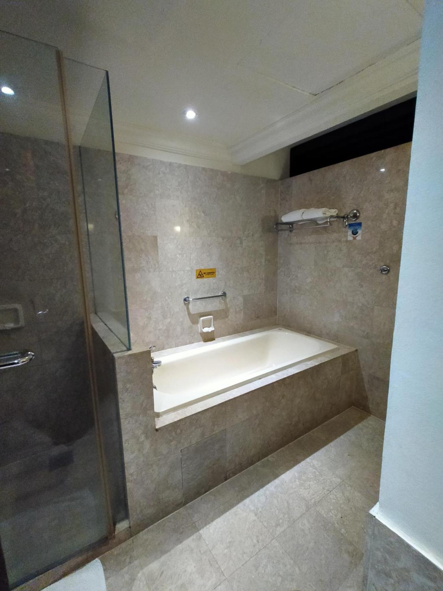 Plaza Service Times Square Apartemen