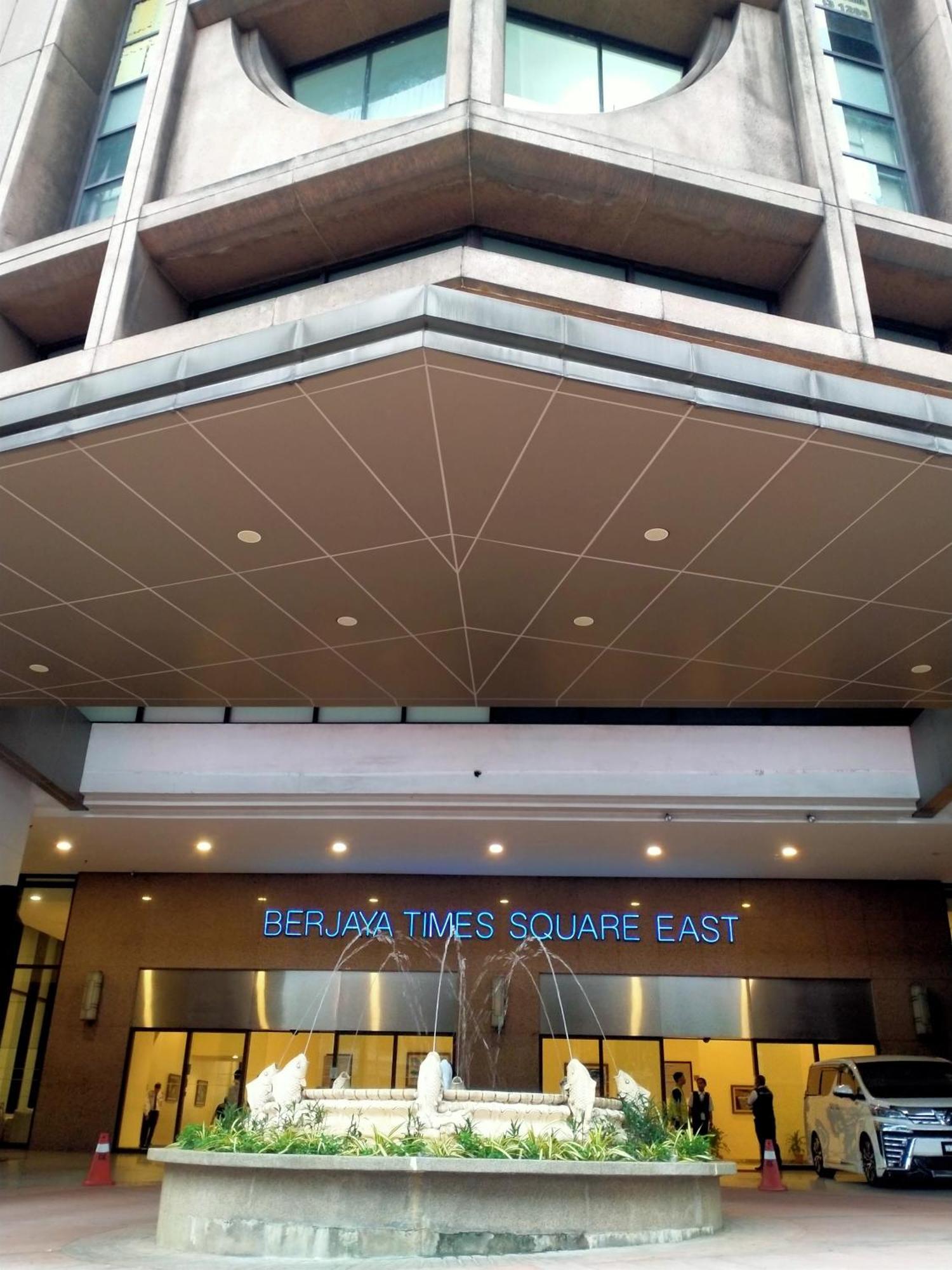 Plaza Service Times Square Apartment