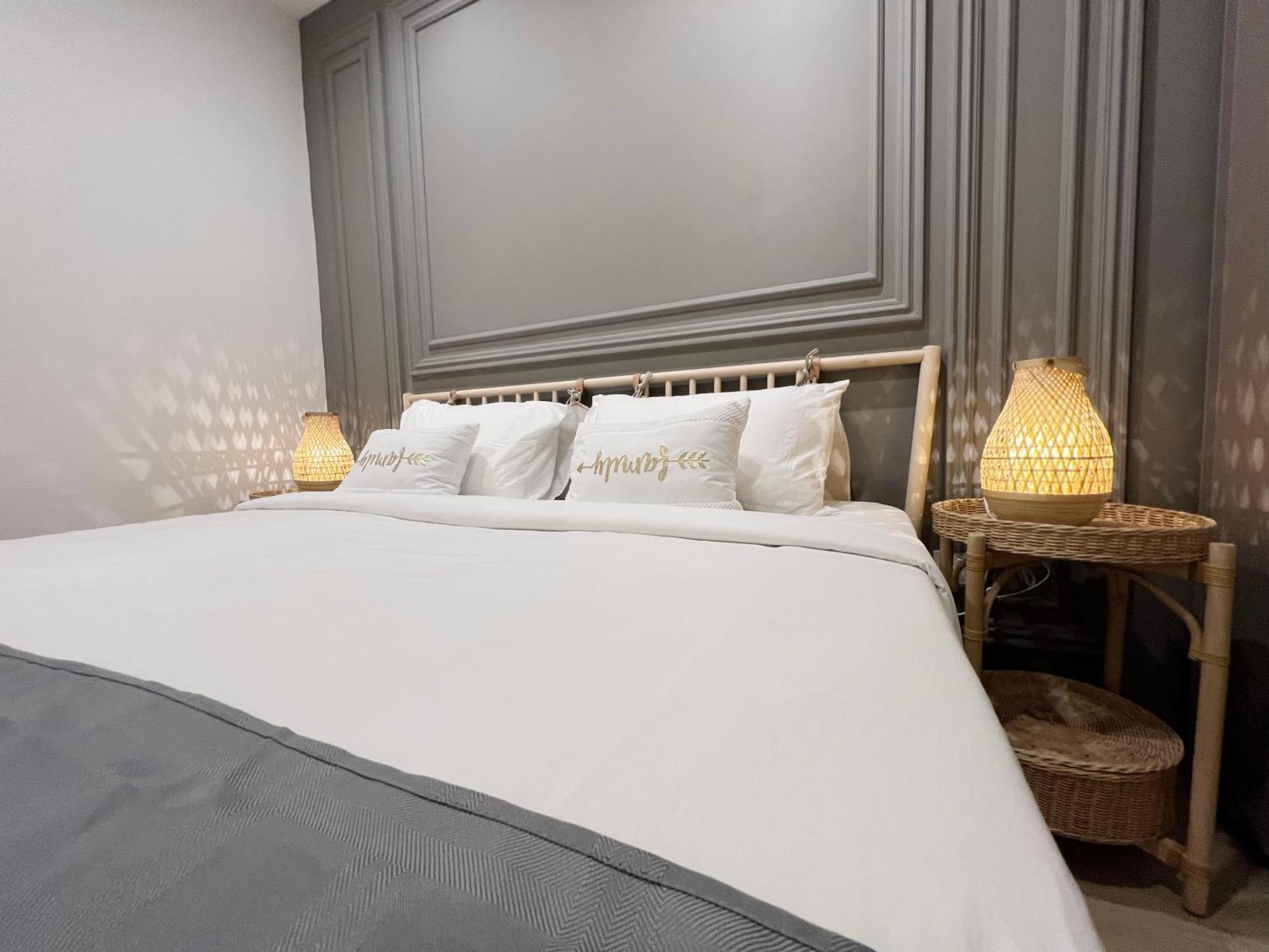 The Eaton Residences By Times 8 Apartemen