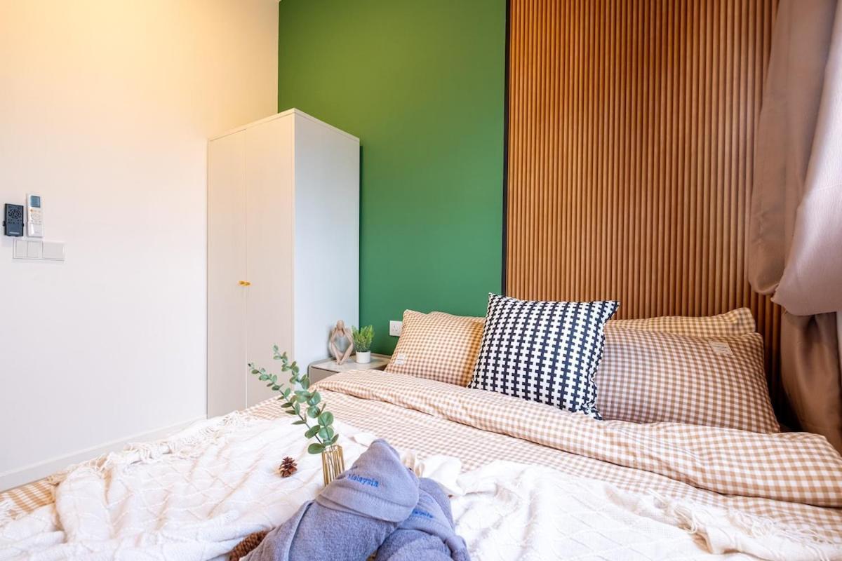 Kids Friendly At Riana Dutamas Apartment