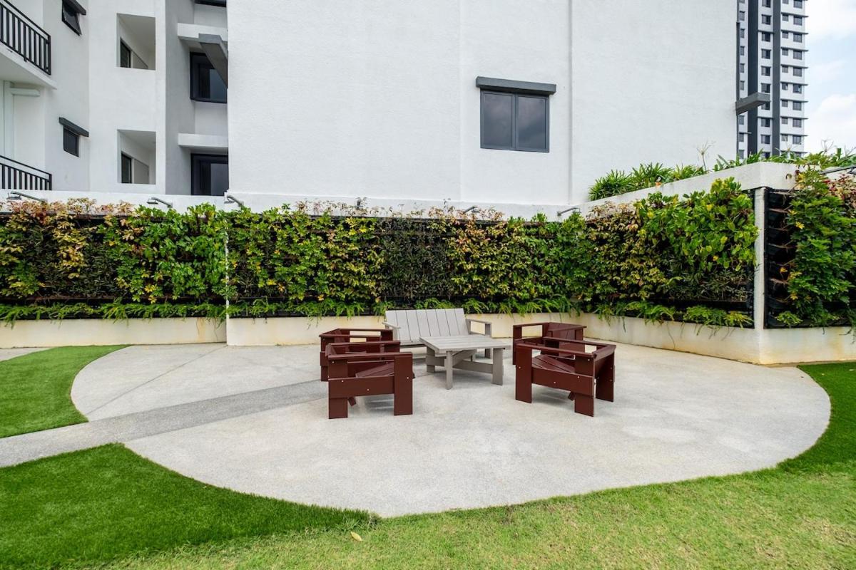 Apartment Kids Friendly At Riana Dutamas *