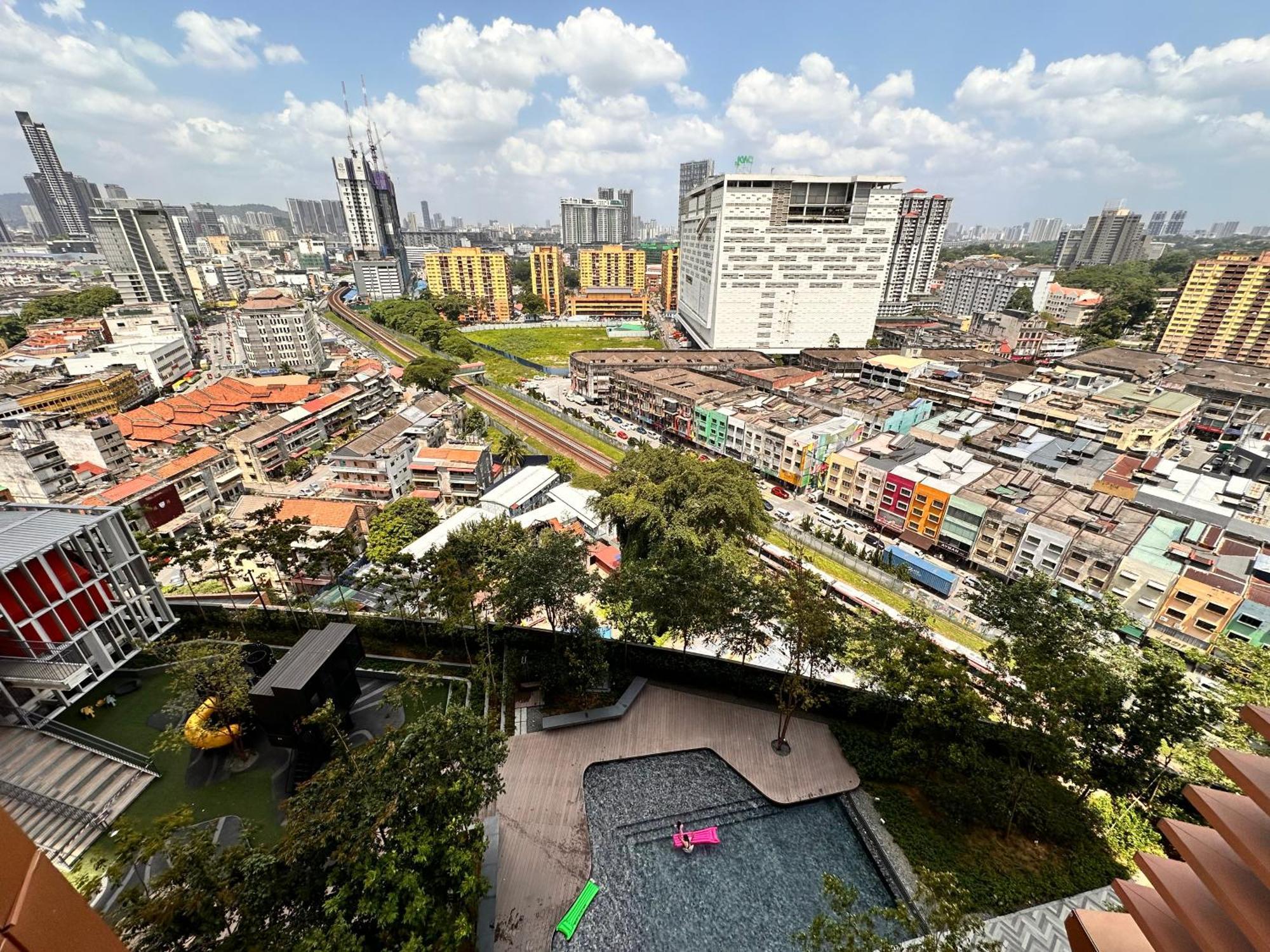 Apartment Lucentia Residences Bbcc