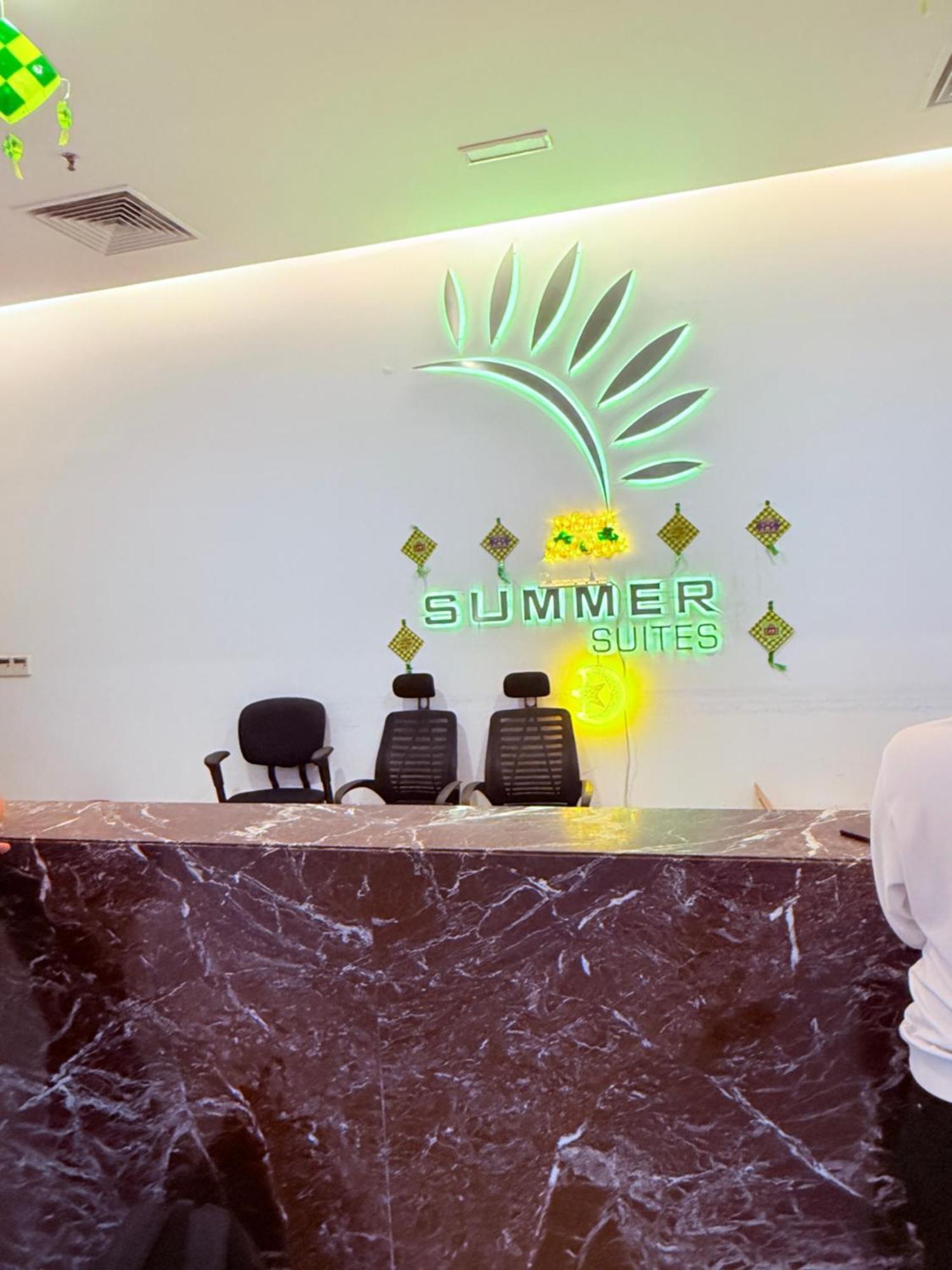 Summer Klcc By Lux * Kuala Lumpur