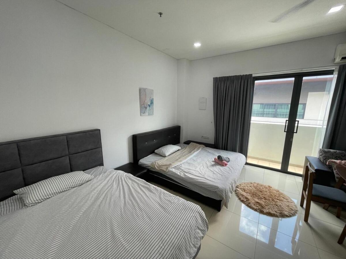 Plaza Arkadia Apartment