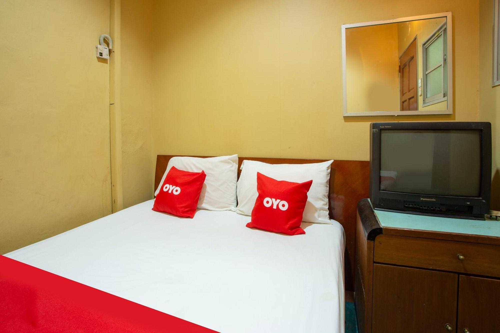 Spot On 90137 Casavilla Pudu Hotel 2*