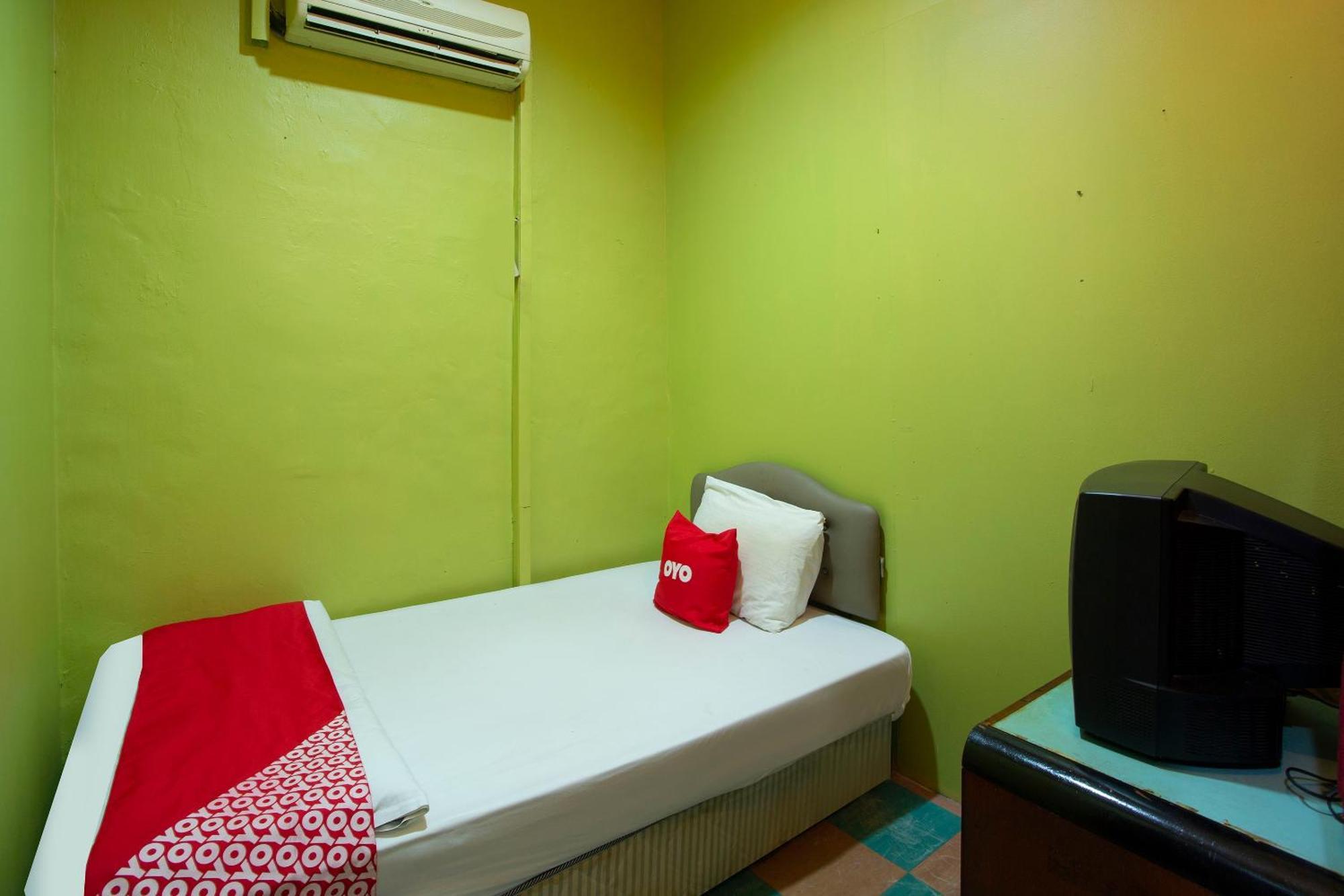 Spot On 90137 Casavilla Pudu Kuala Lumpur