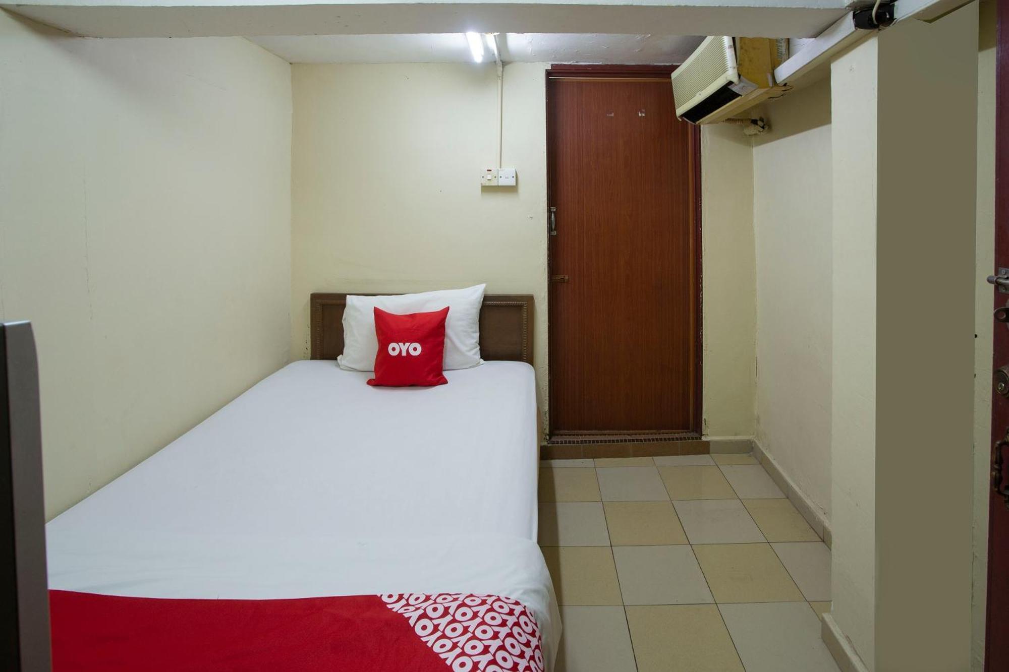 Hotel Spot On 90137 Casavilla Pudu 2*