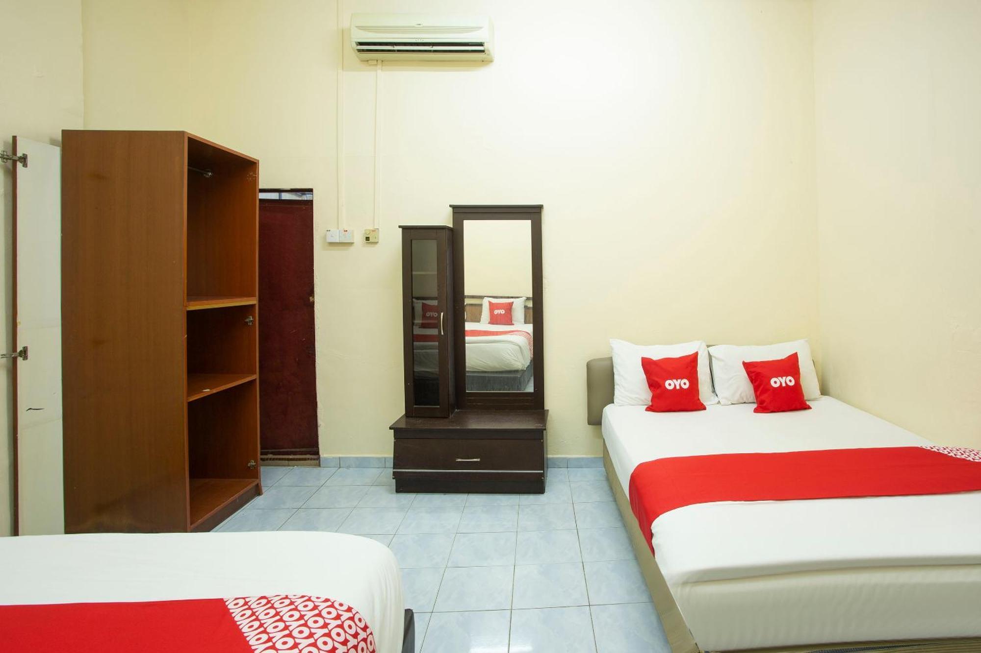 Hotel Spot On 90137 Casavilla Pudu 2*