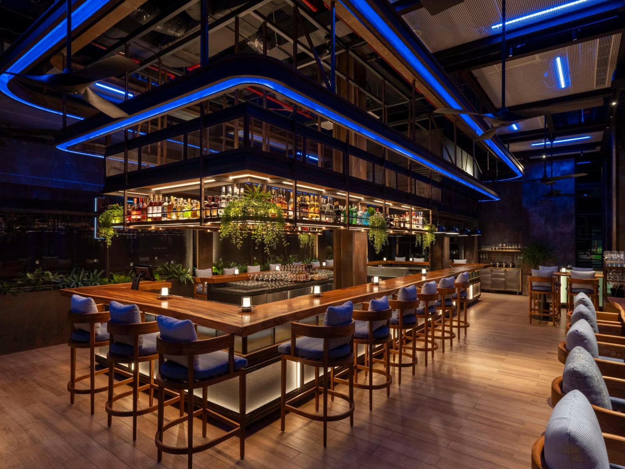 Hyatt Centric Centre Khách sạn 5*
