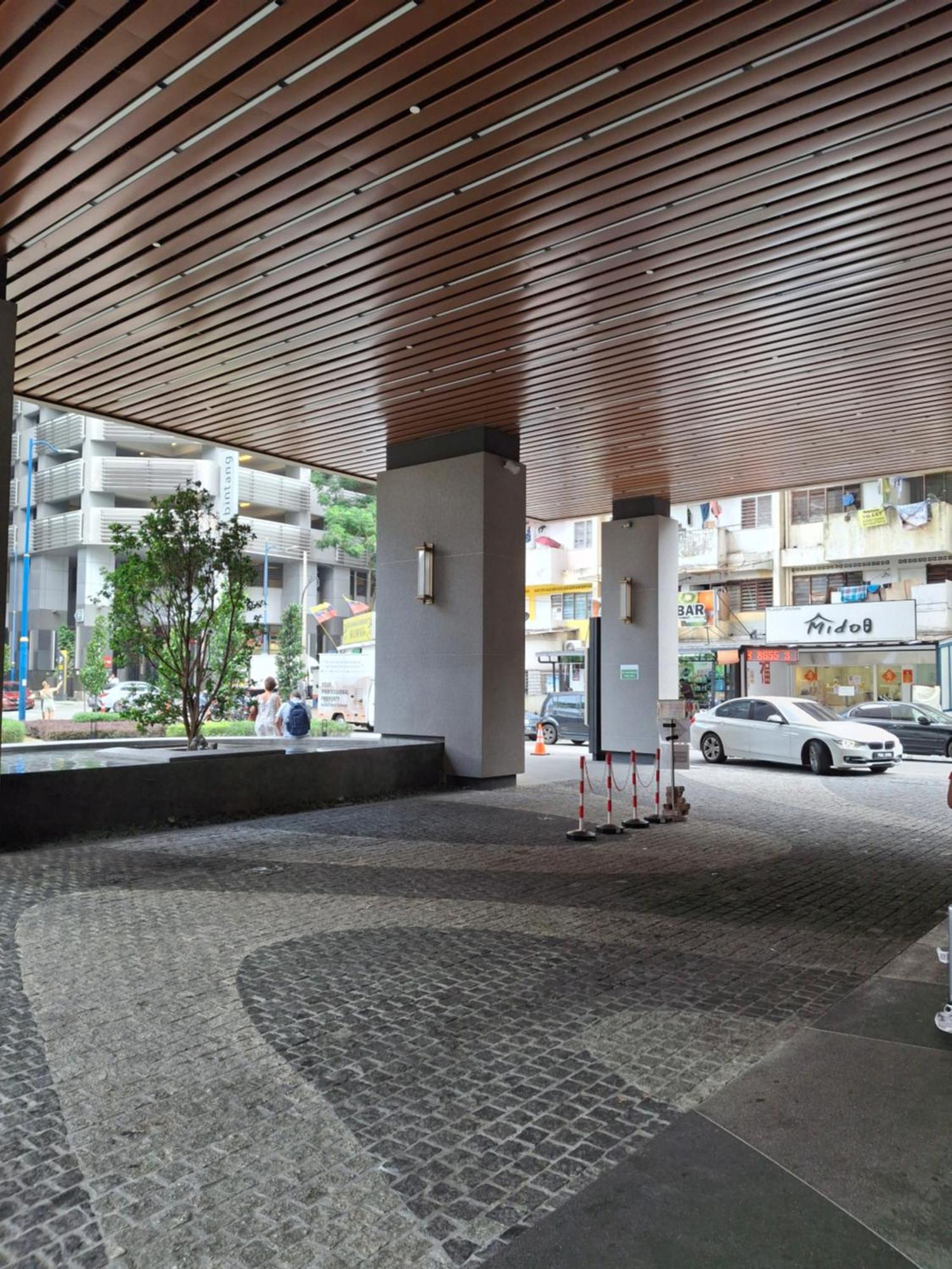 Apartment The Axon By Luxury