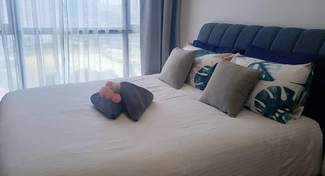2br 4pax Reizz Residences Jalan Ampang With Balcony And Views