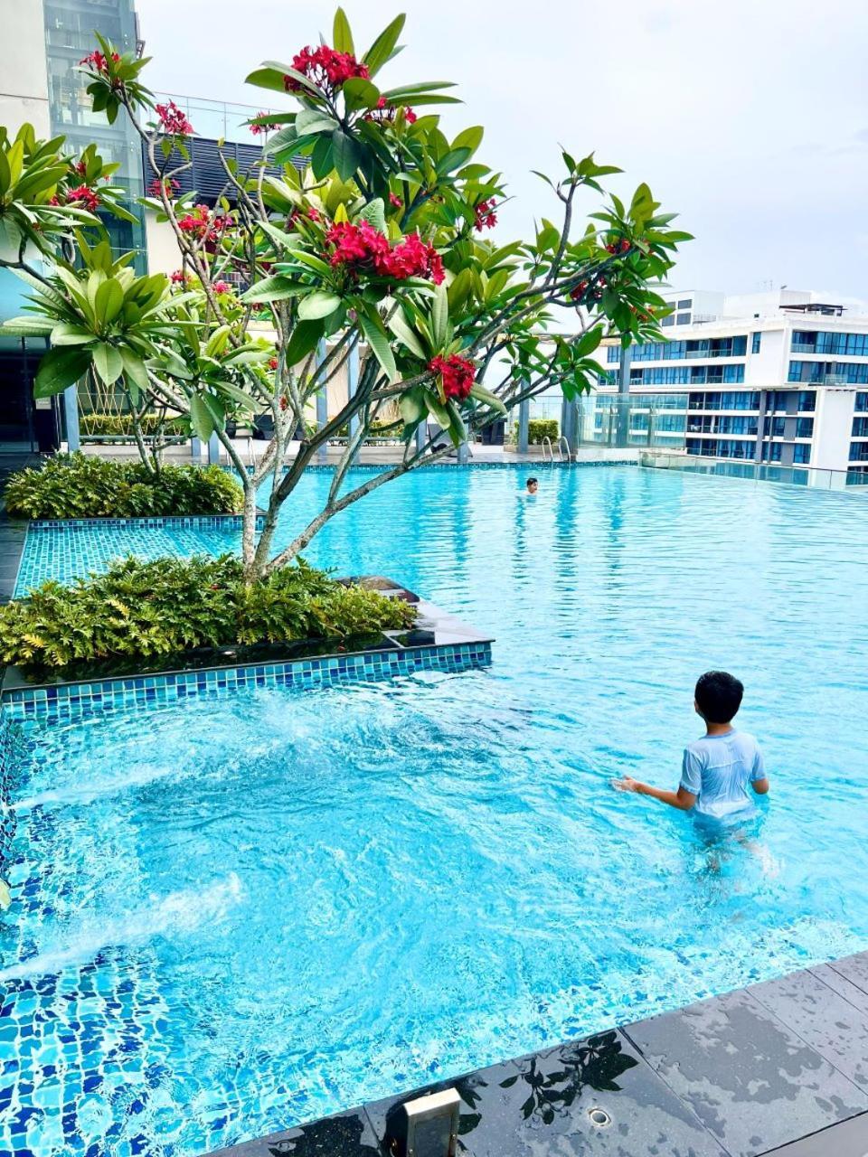 Addrese Klcc By Manor *
