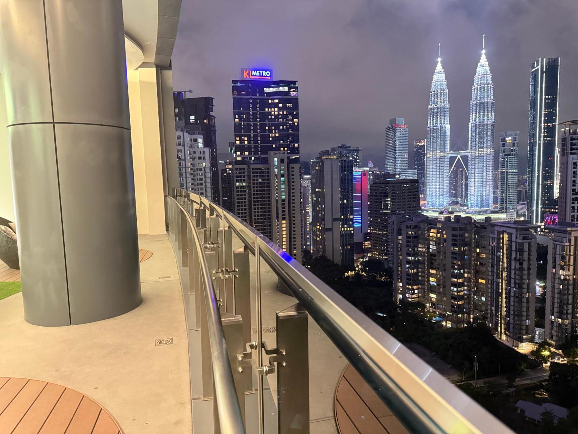 Night At Eaton Residences Klcc