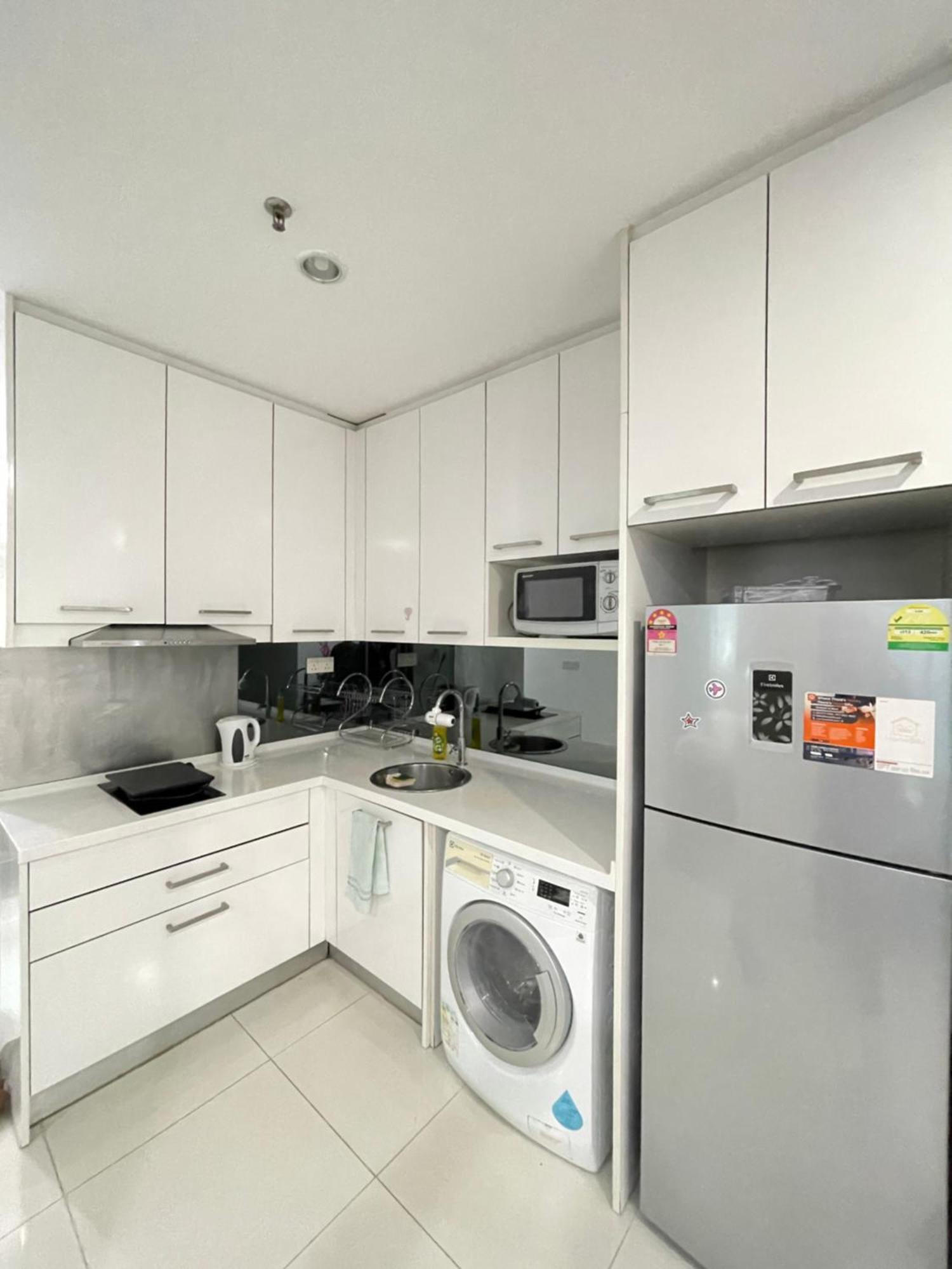 Mercu Summer In Center Apartment *