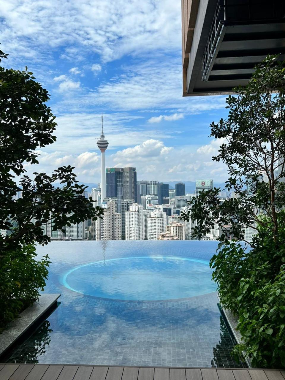 Blue Abbey Lucentia Residences Apartment *