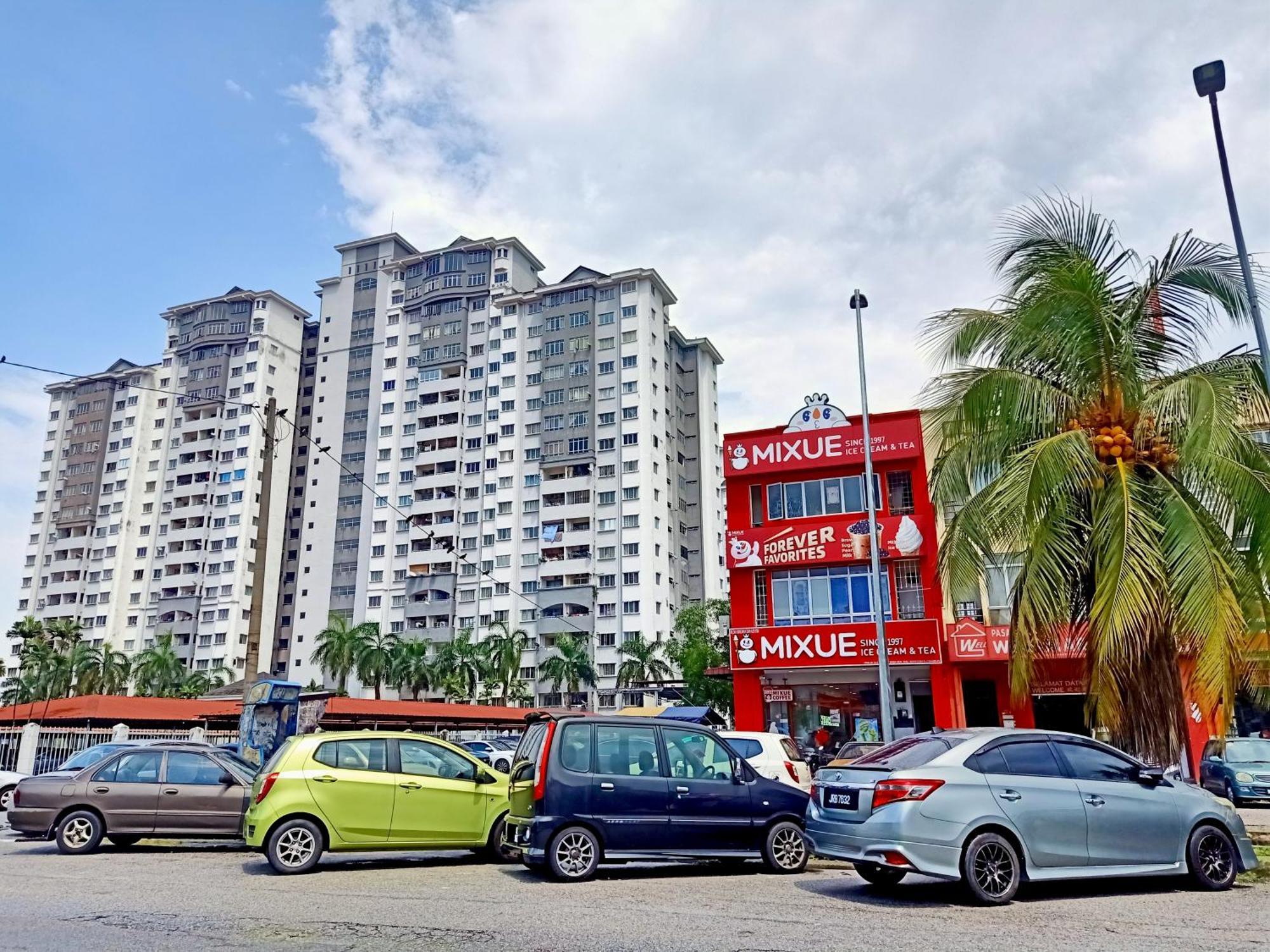 Suria Kipark Damansara 3r2b 950sq Ft