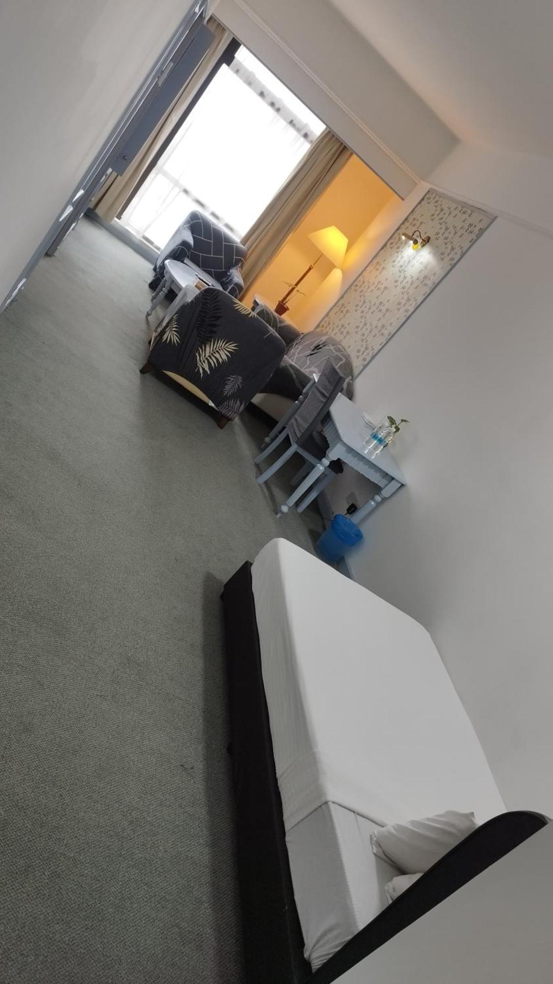Golden Service At Times Square Kl Apartment *